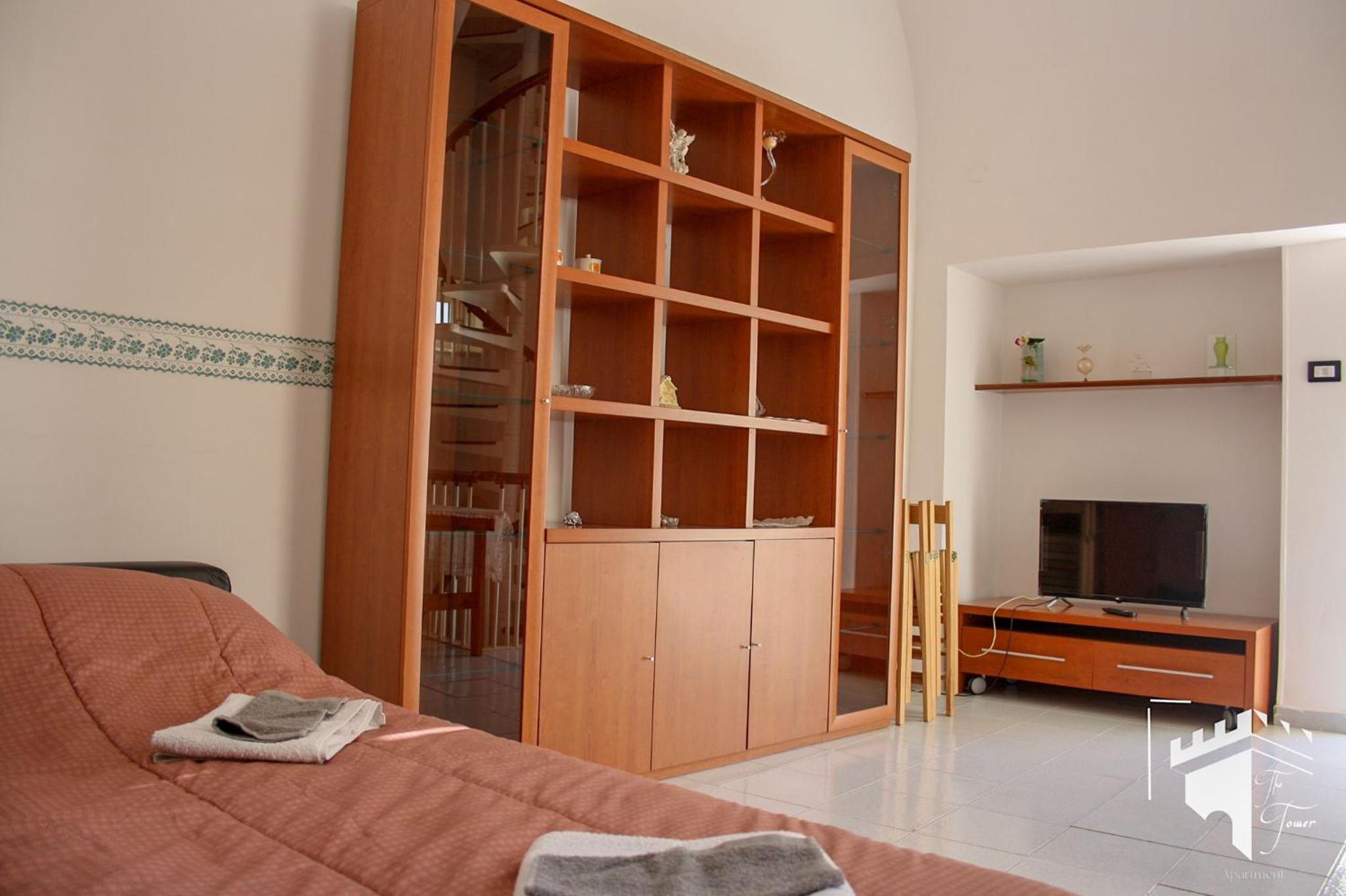One-Bedroom Apartment photo 1