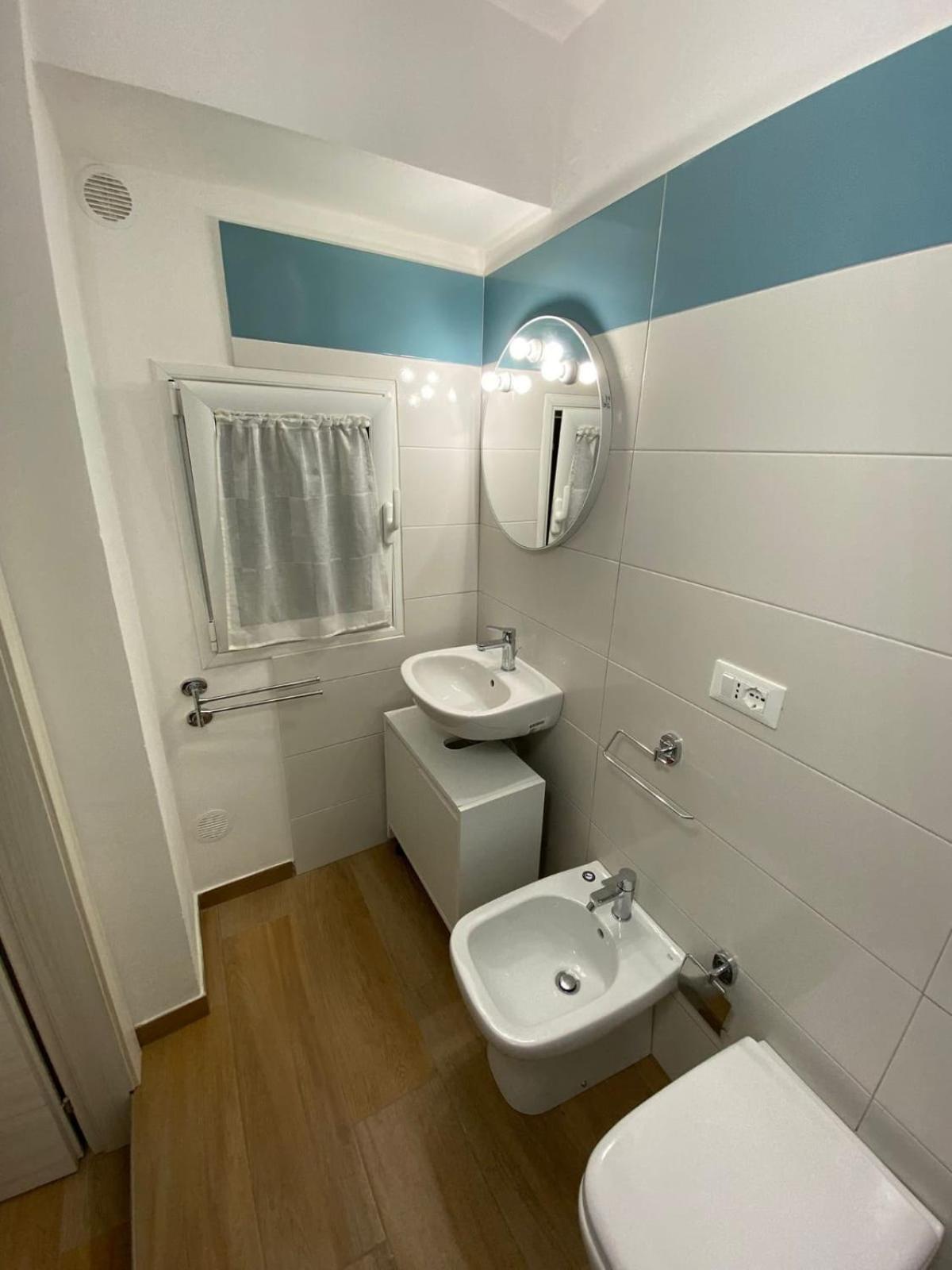 Double Room with Private Bathroom - Photo 5