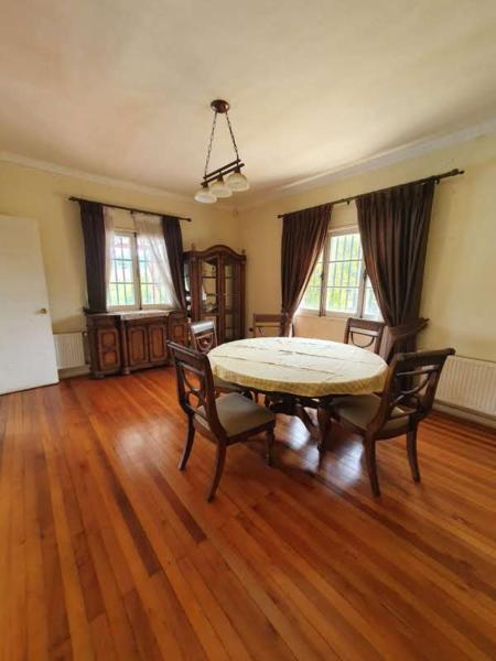 Six-Bedroom House photo 2