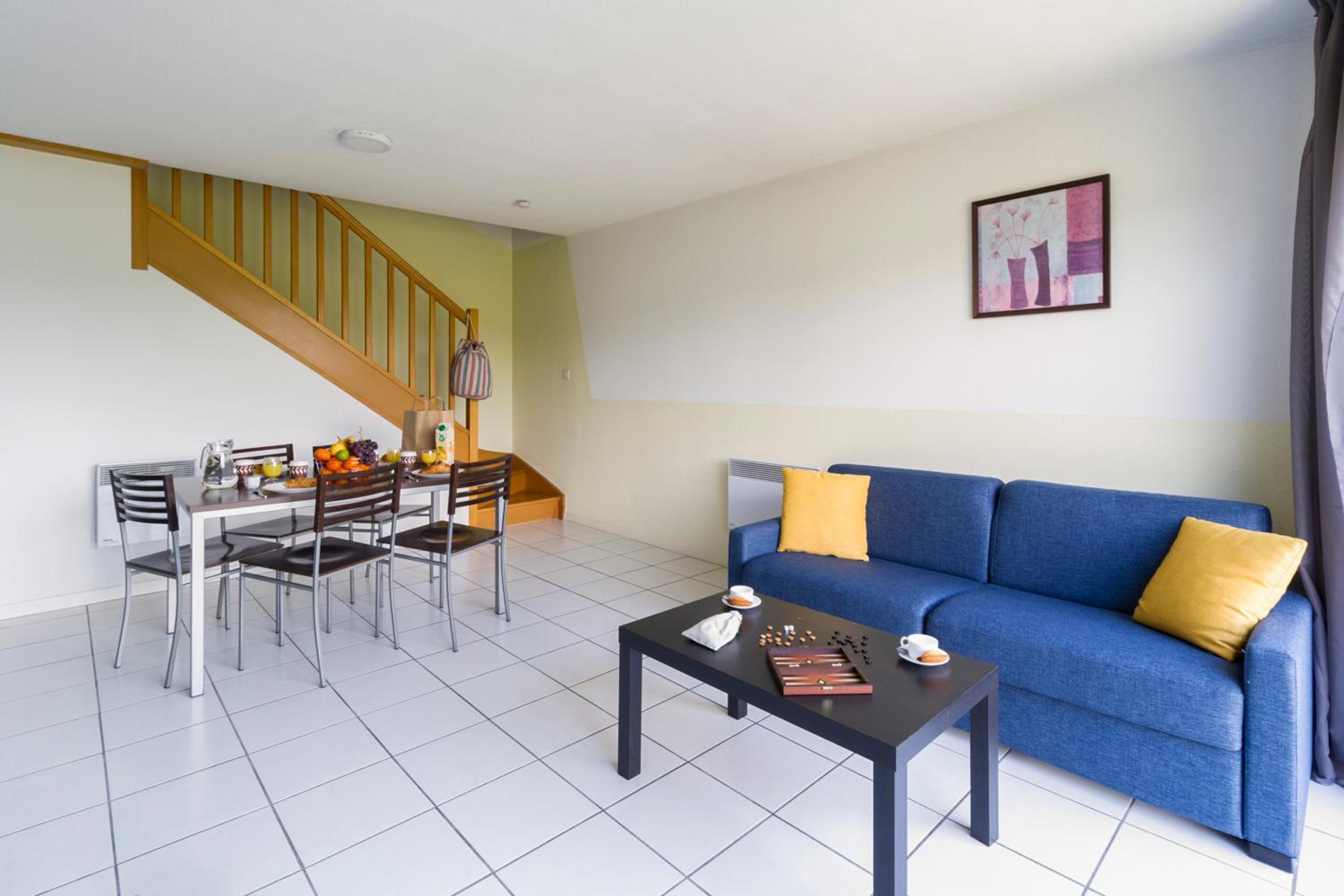 Two-Bedroom Apartment (6 Adults) - Photo 5