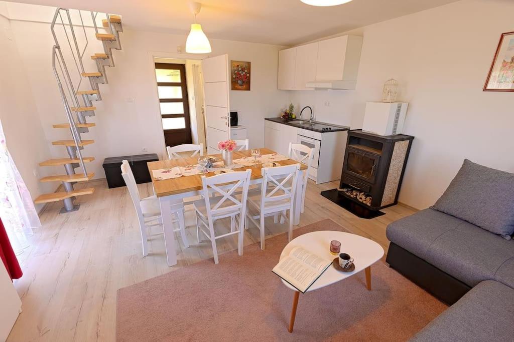 Two-Bedroom House photo 2