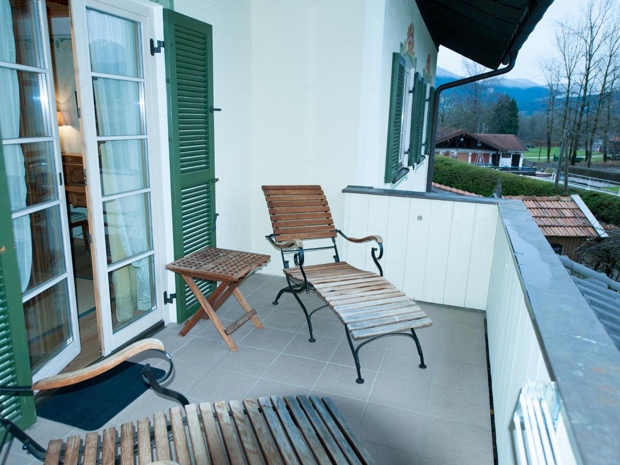 Deluxe Double Room with Balcony - Photo 9
