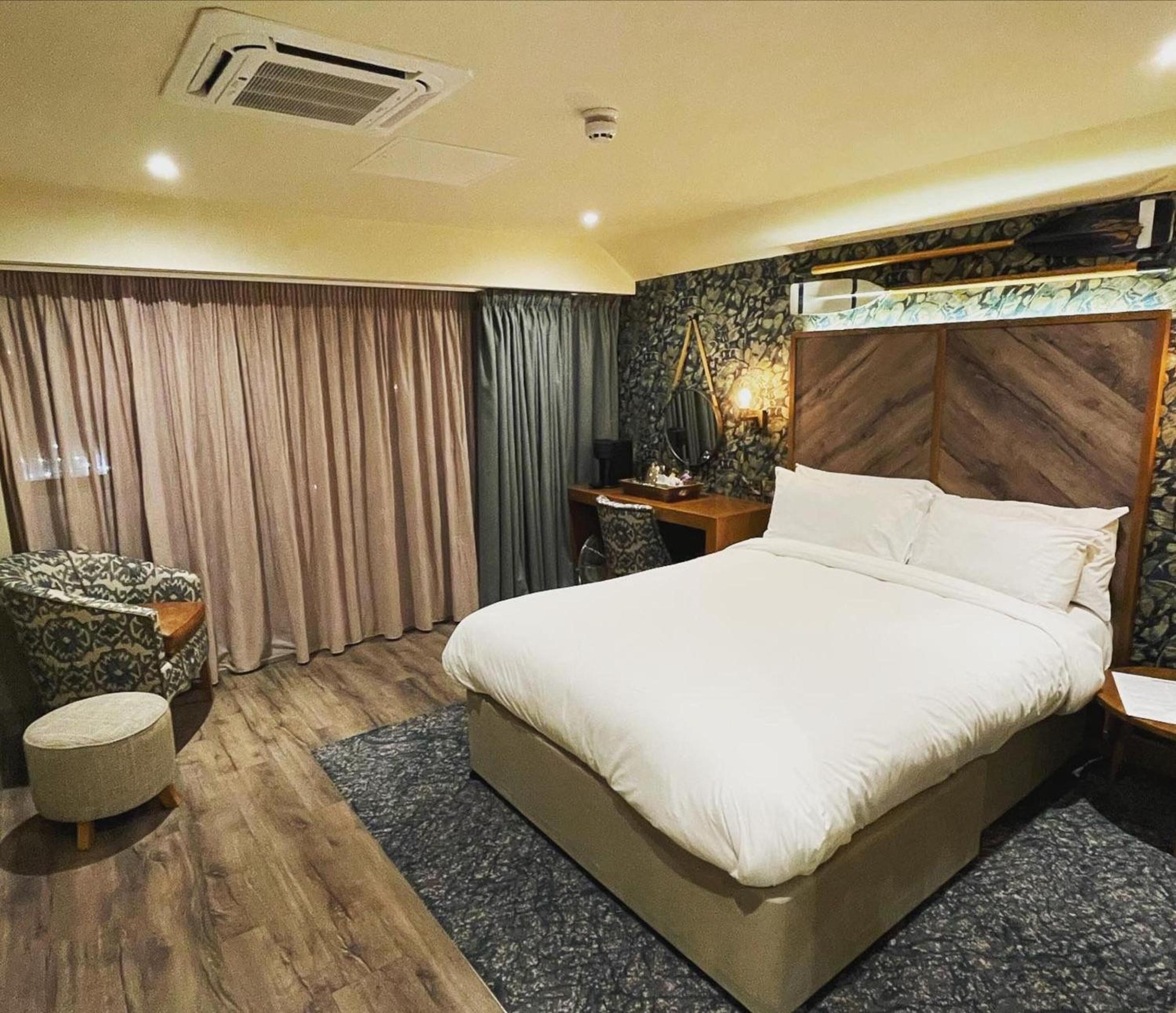  Superior Double Room with Partial River View photo 1