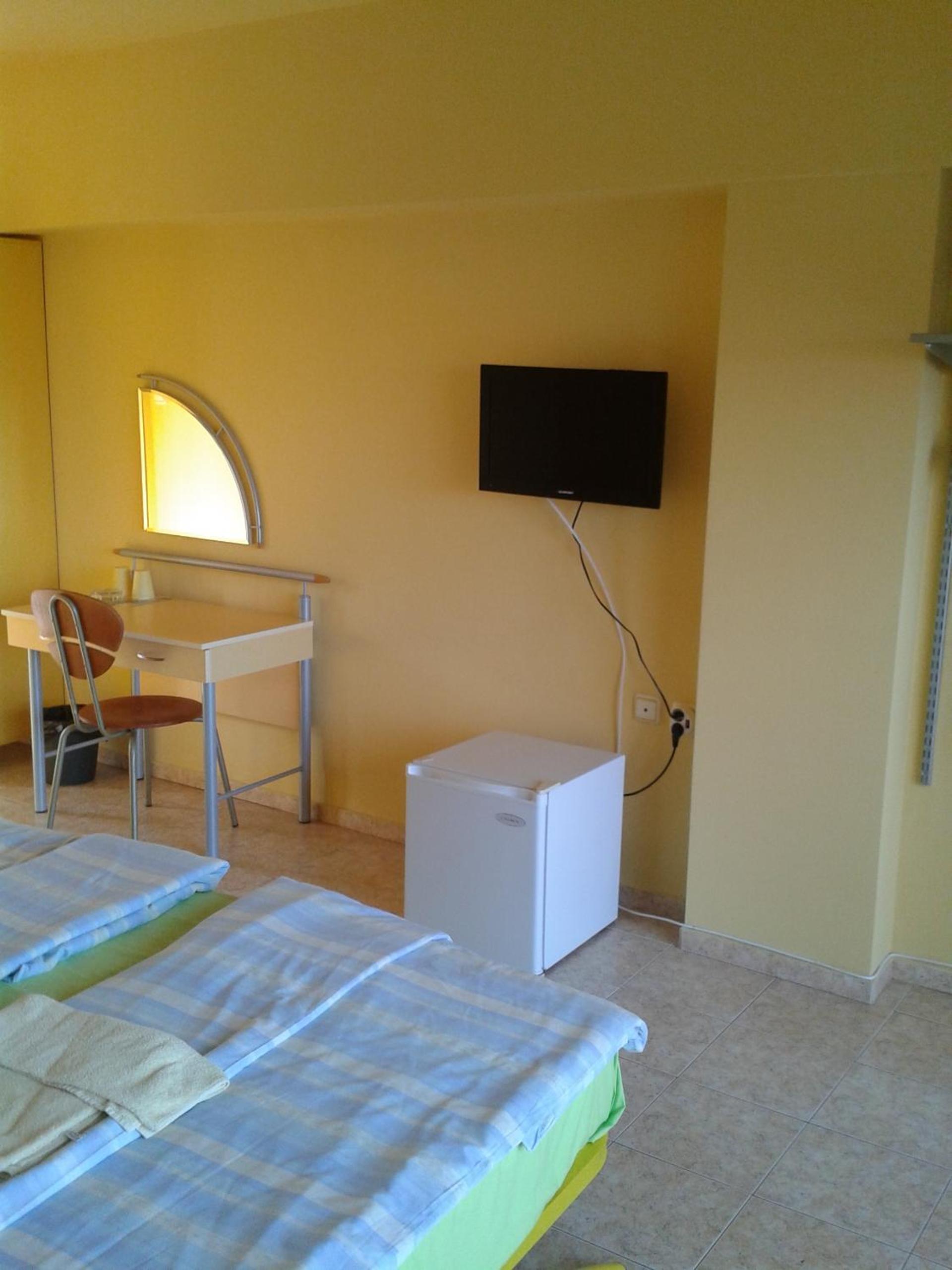 Double or Twin Room with Balcony photo 3