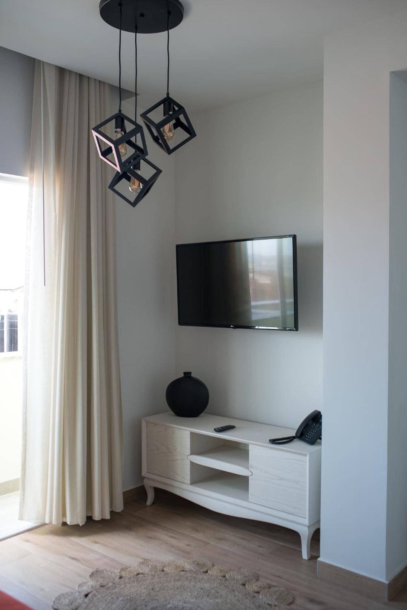 Deluxe Suite with Spa Bath photo 3