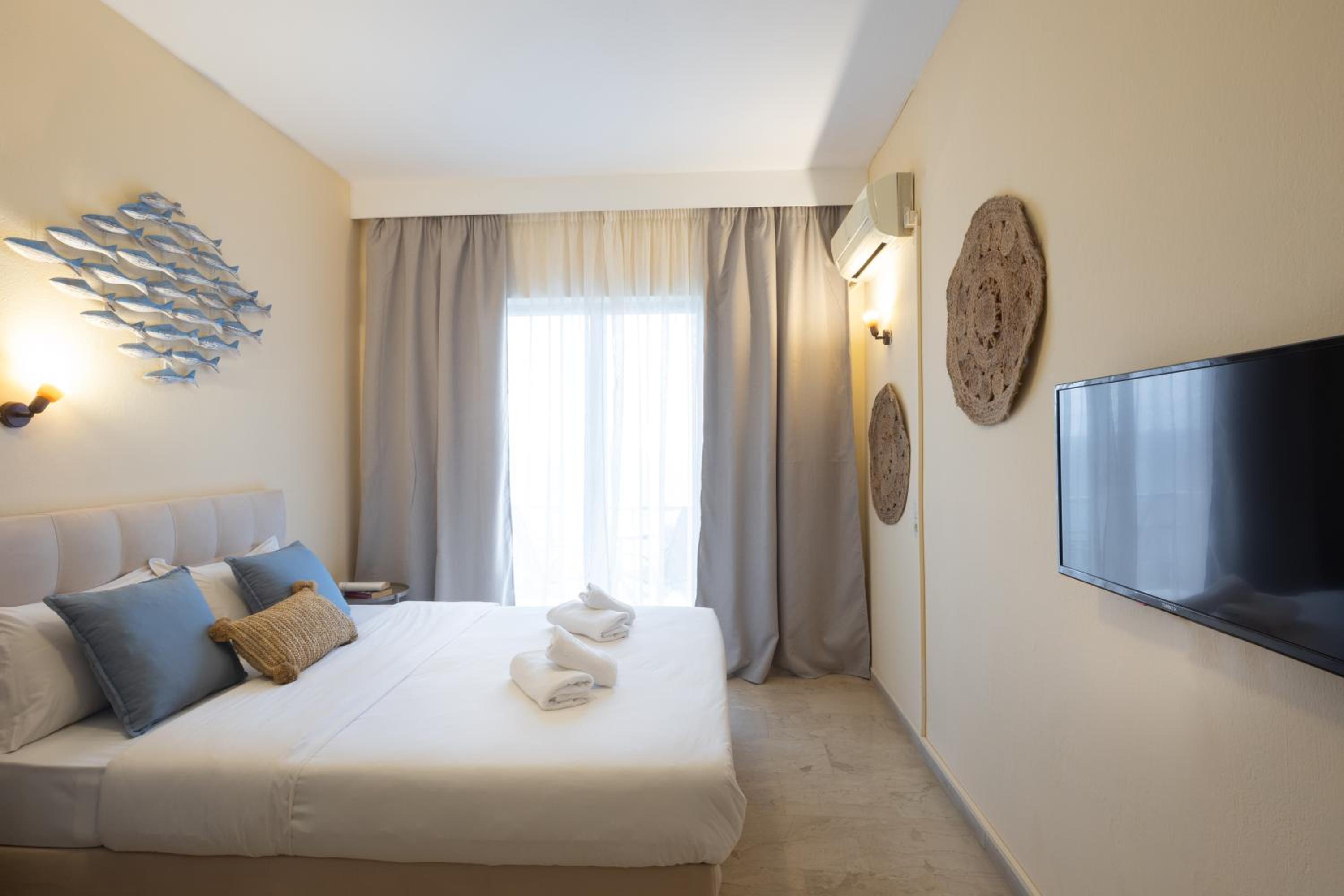 Double Room with Sea View - Photo 6