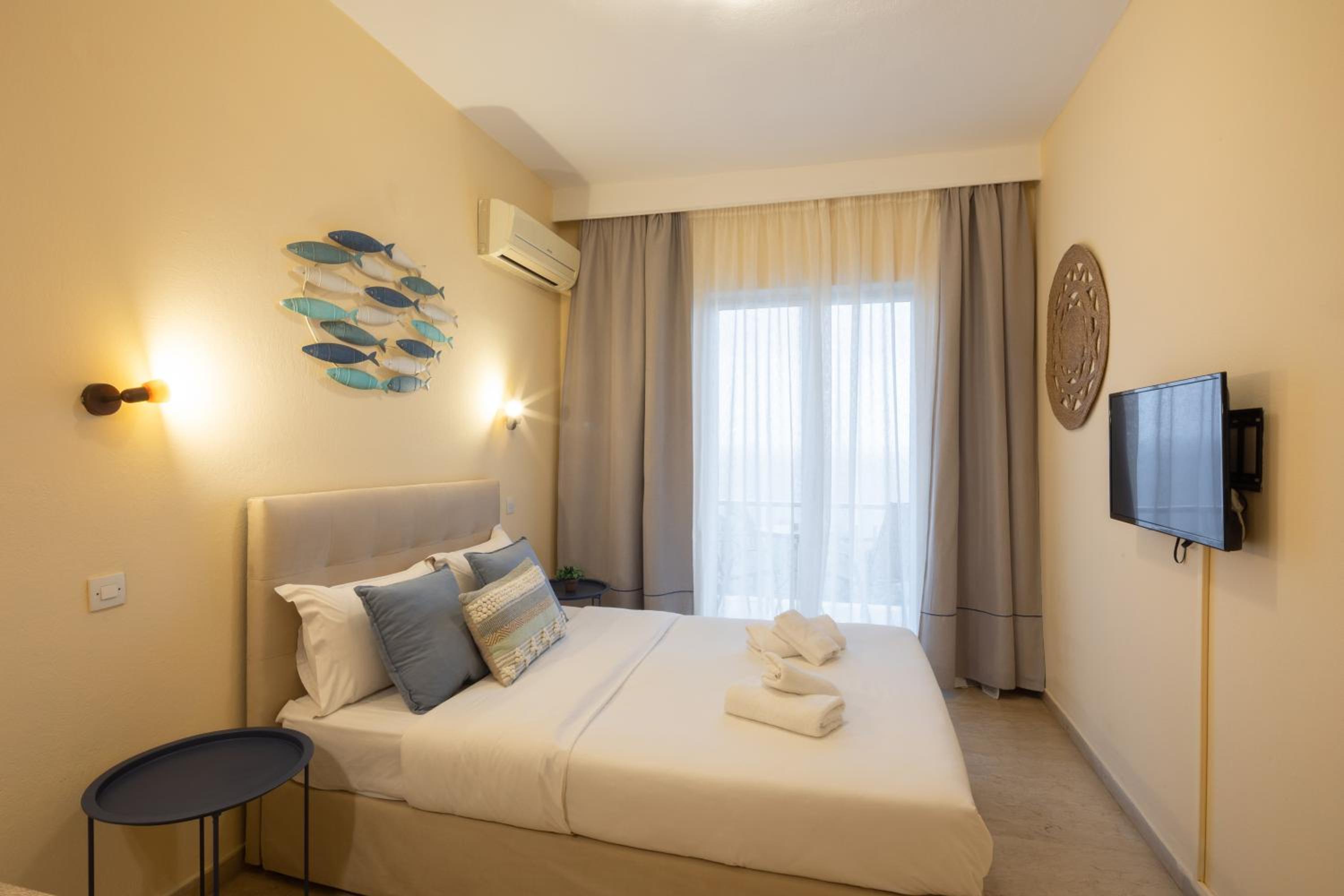 Double Room with Sea View - Photo 7