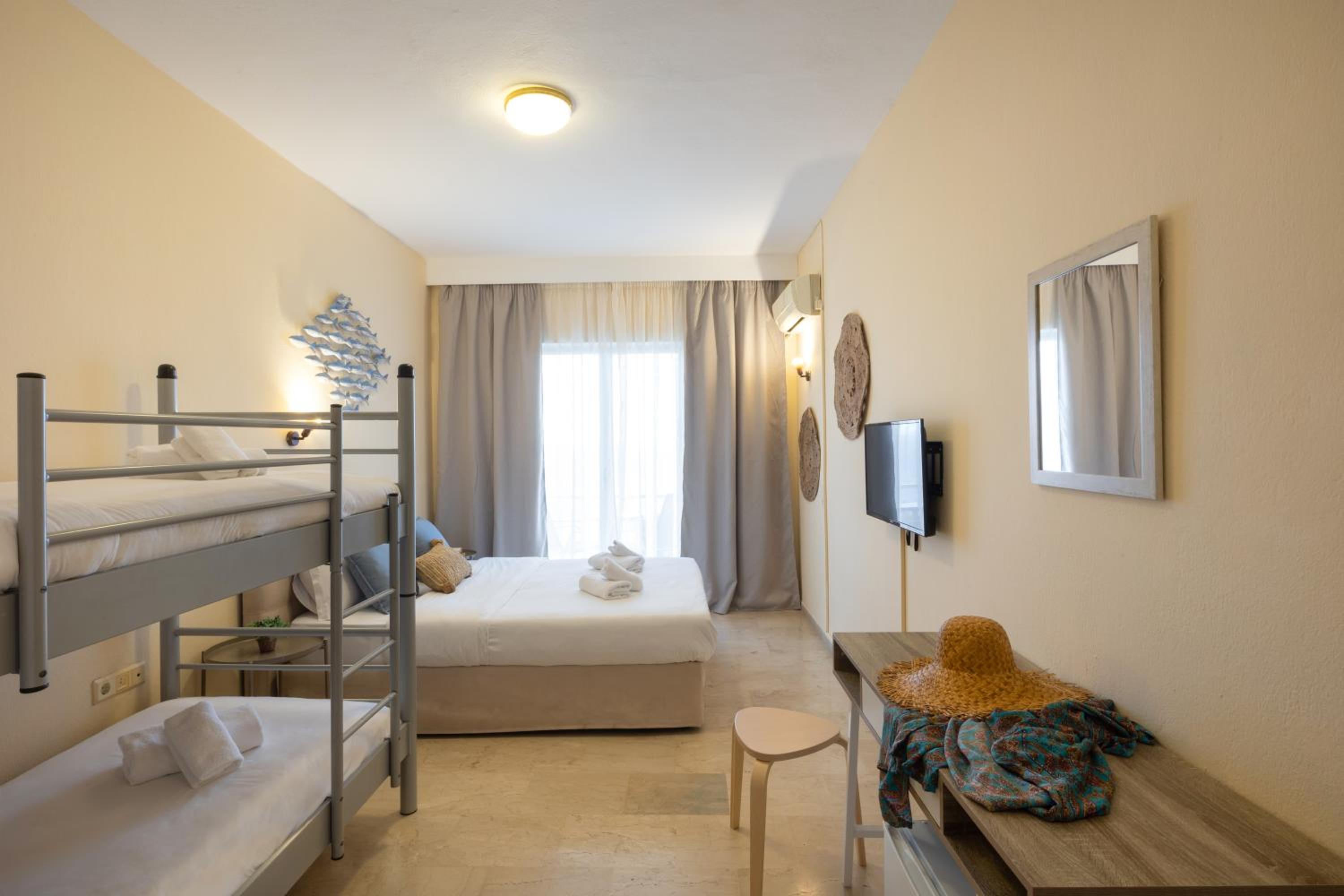 Camera Familiare con Vista Mare
