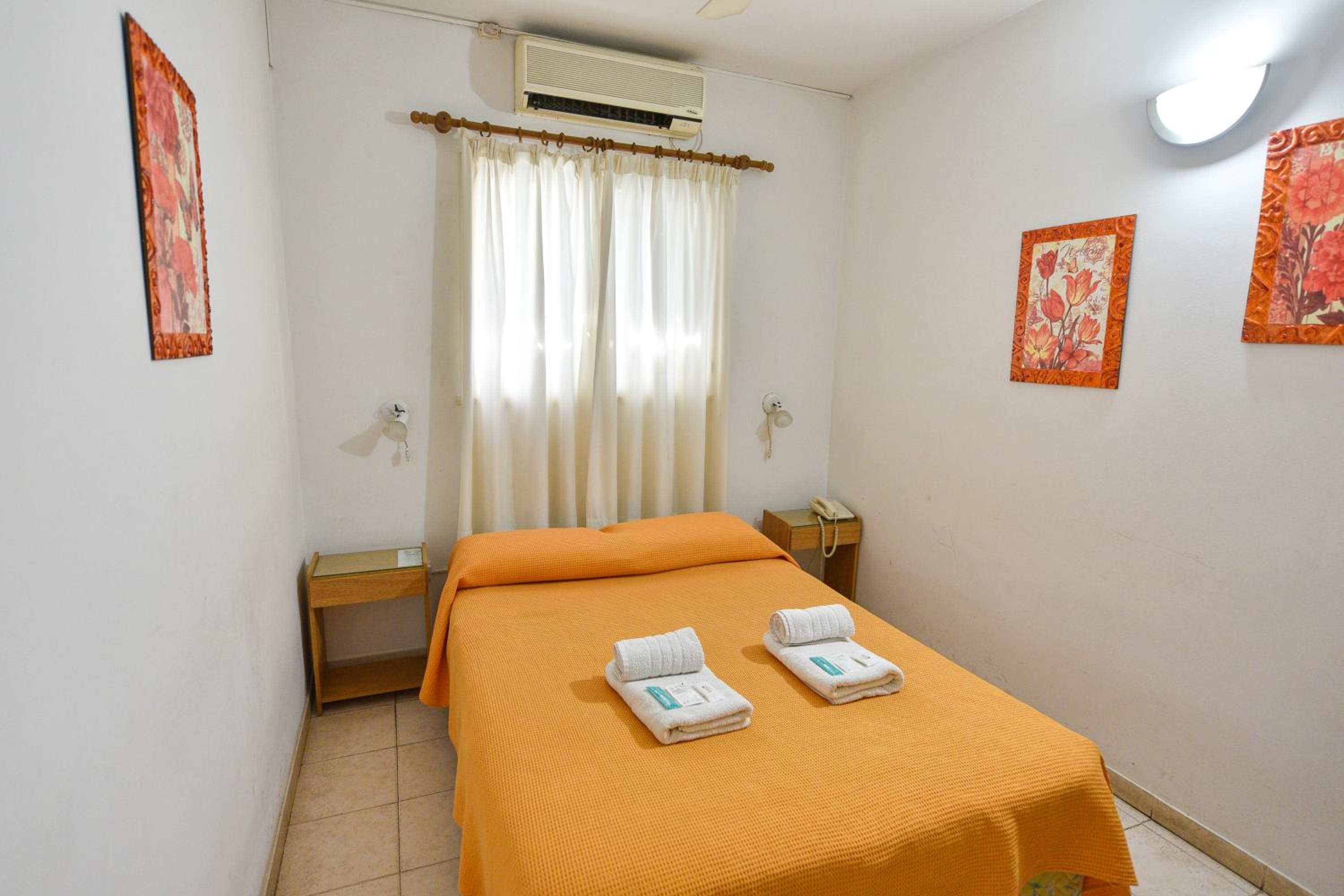 Double Room with Private Bathroom photo 3