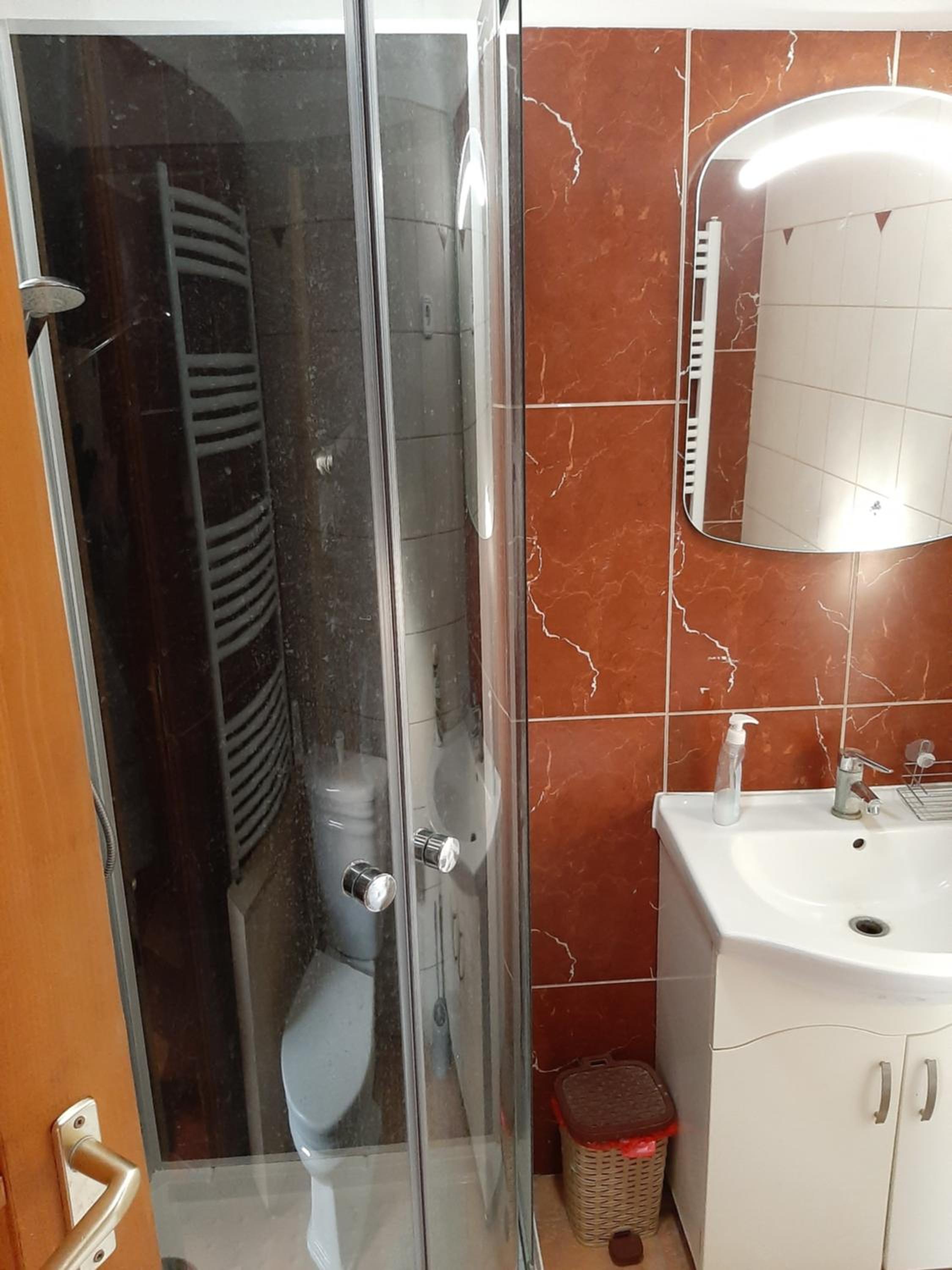 Twin Room with Private Bathroom photo 3