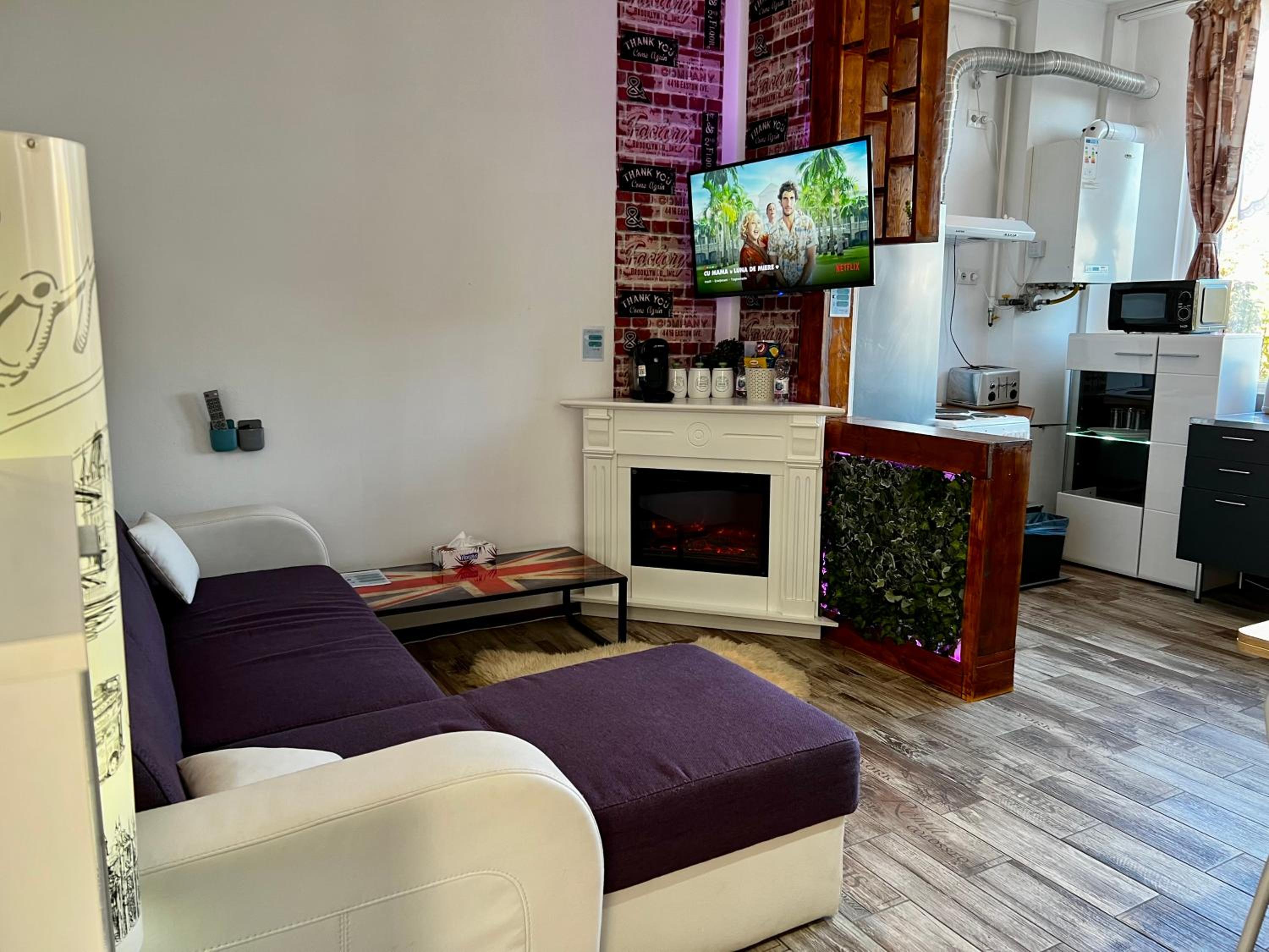 One-Bedroom Apartment - Photo 1