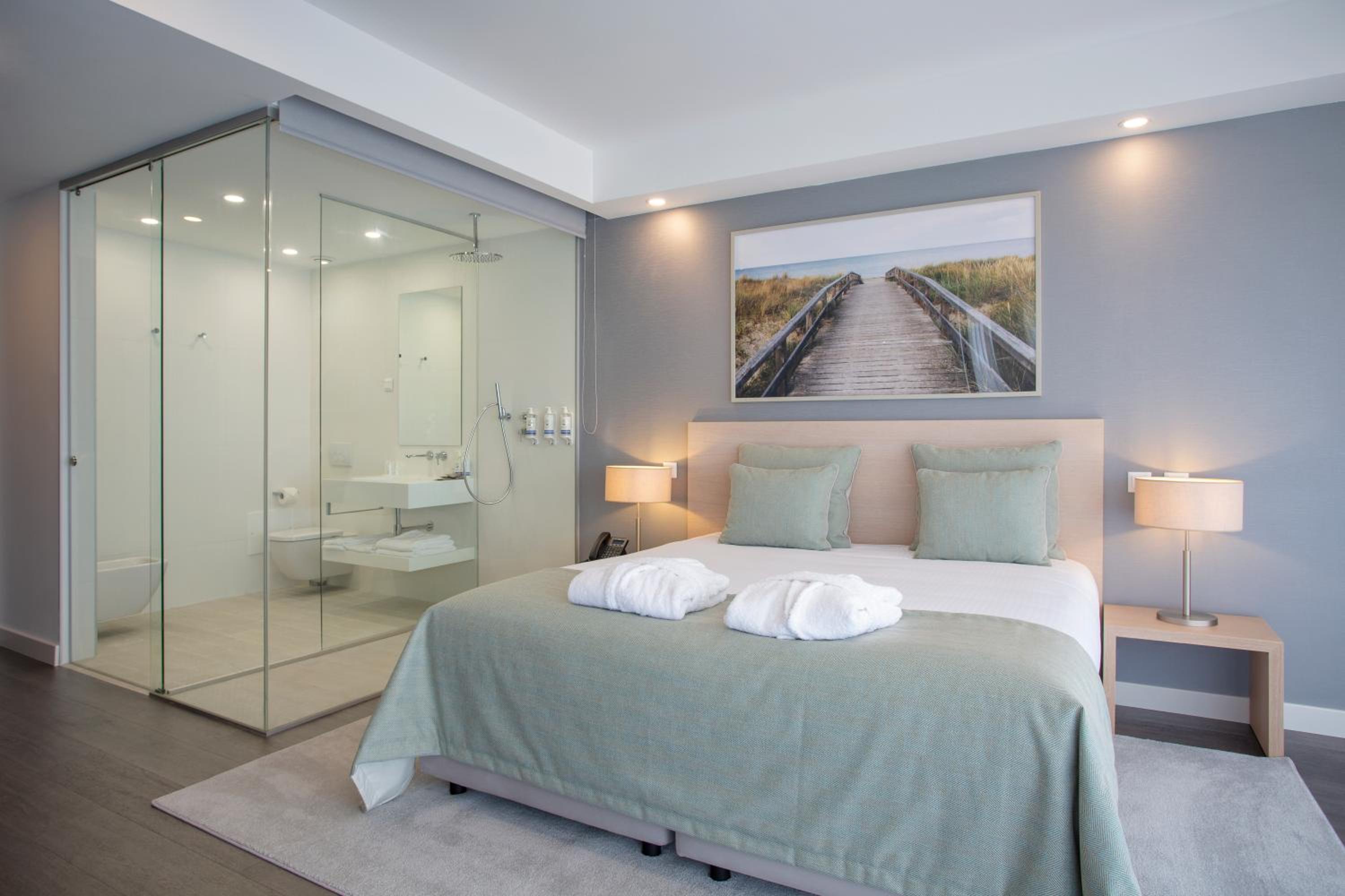 Junior Suite with Balcony and Spa Access - Photo 1