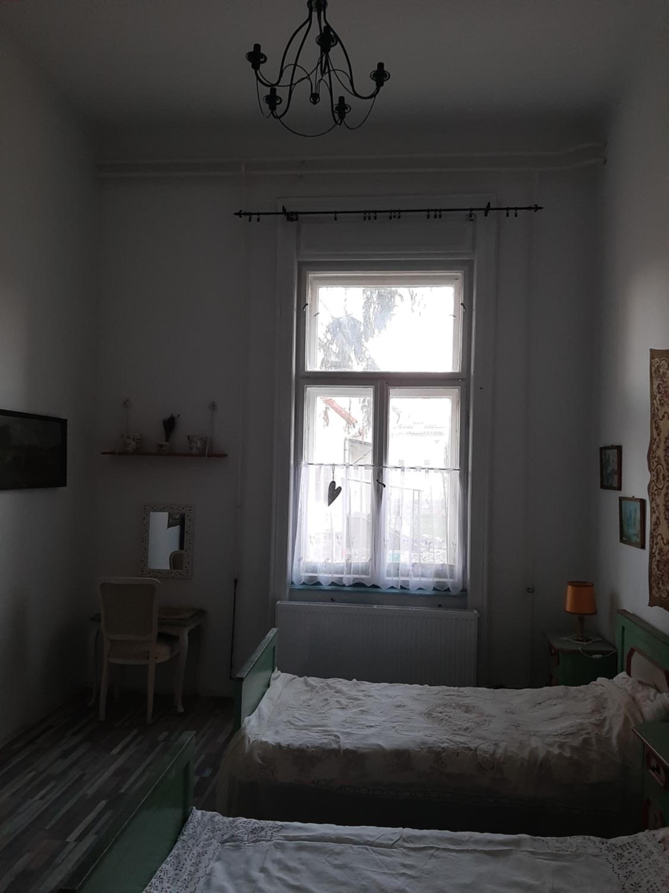 Twin Room with Private Bathroom photo 1