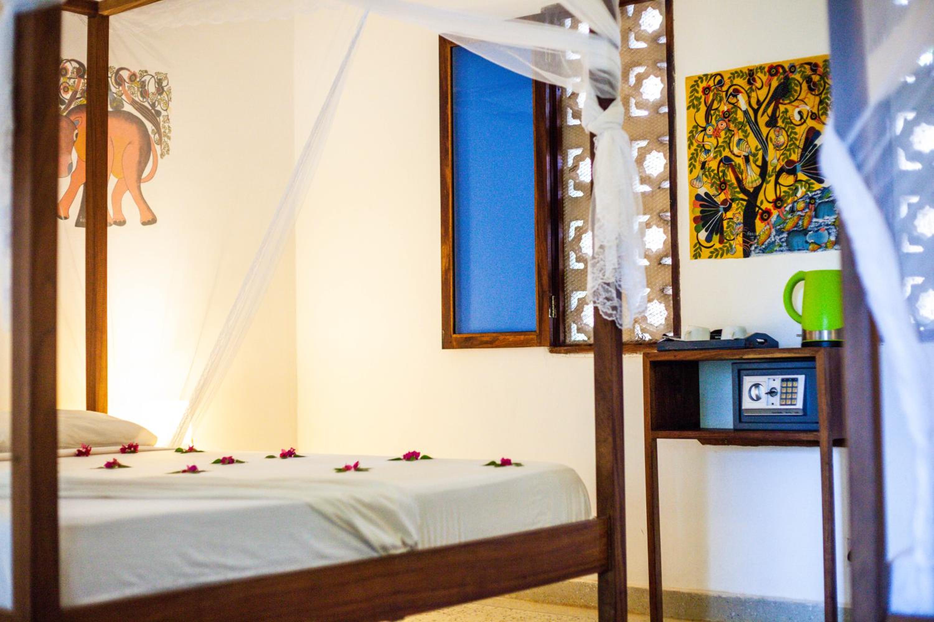 Deluxe Double or Twin Room with Pool Access