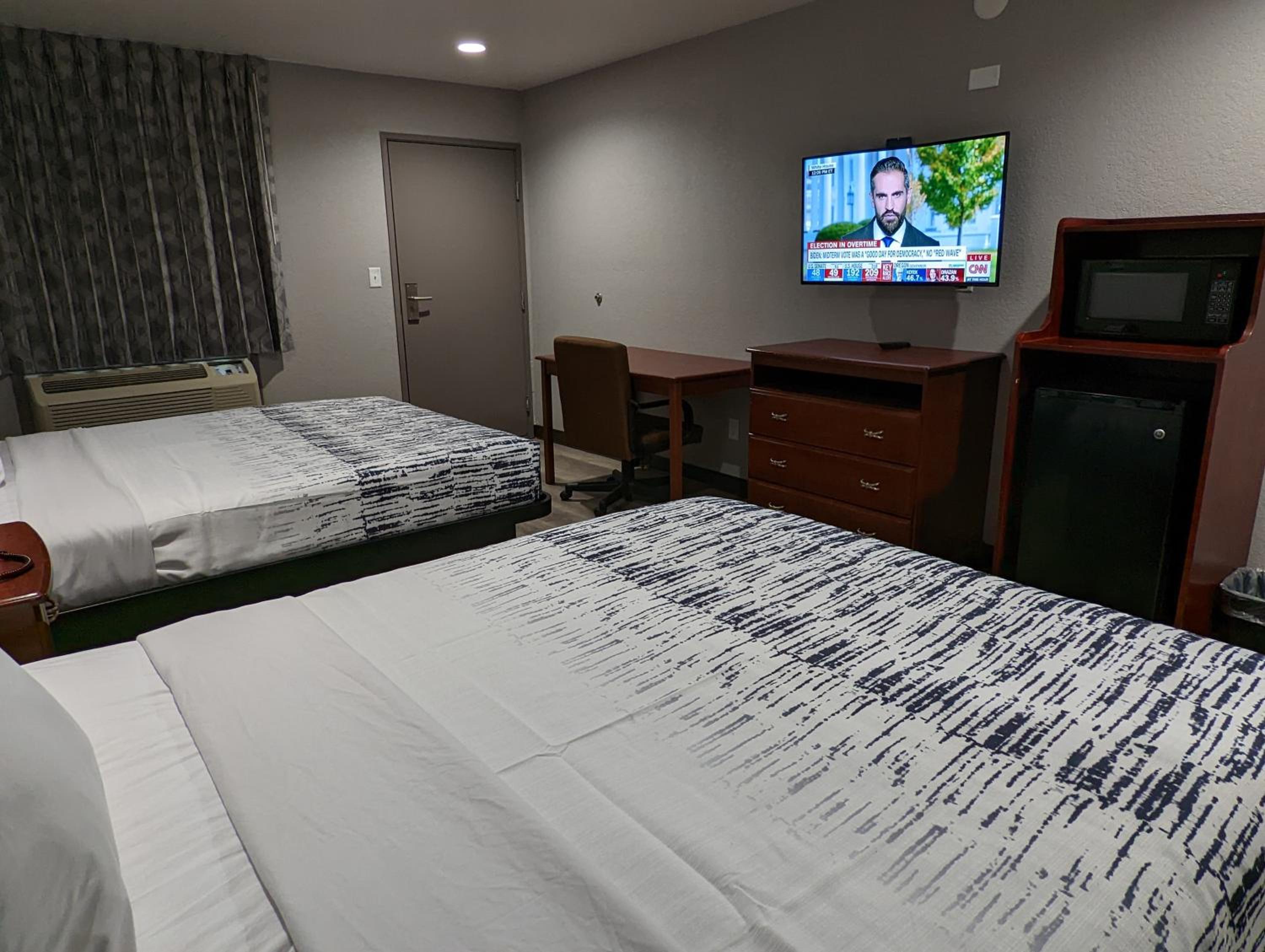Deluxe Queen Room photo 3