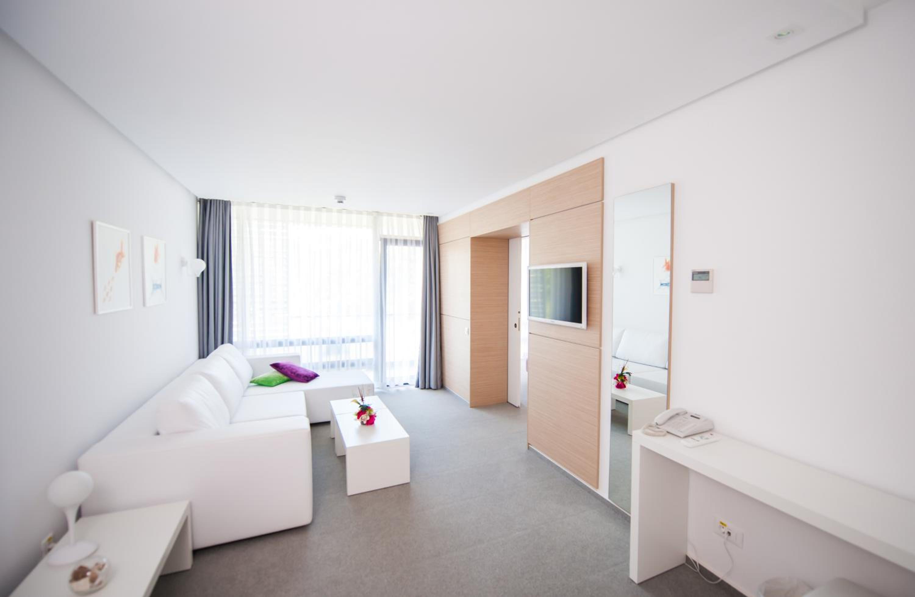 One-Bedroom Suite photo 3
