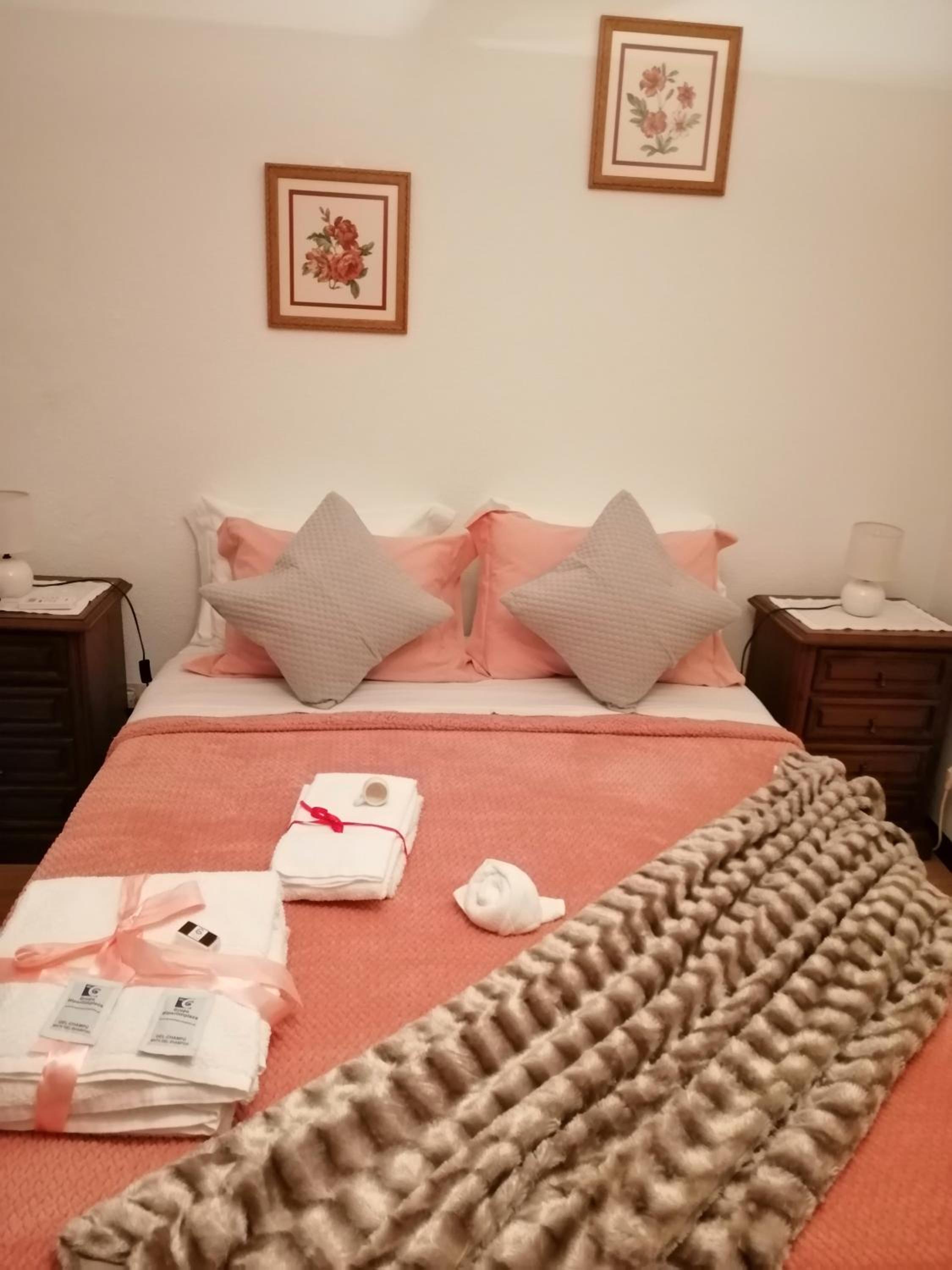 Two-Bedroom House - Photo 22