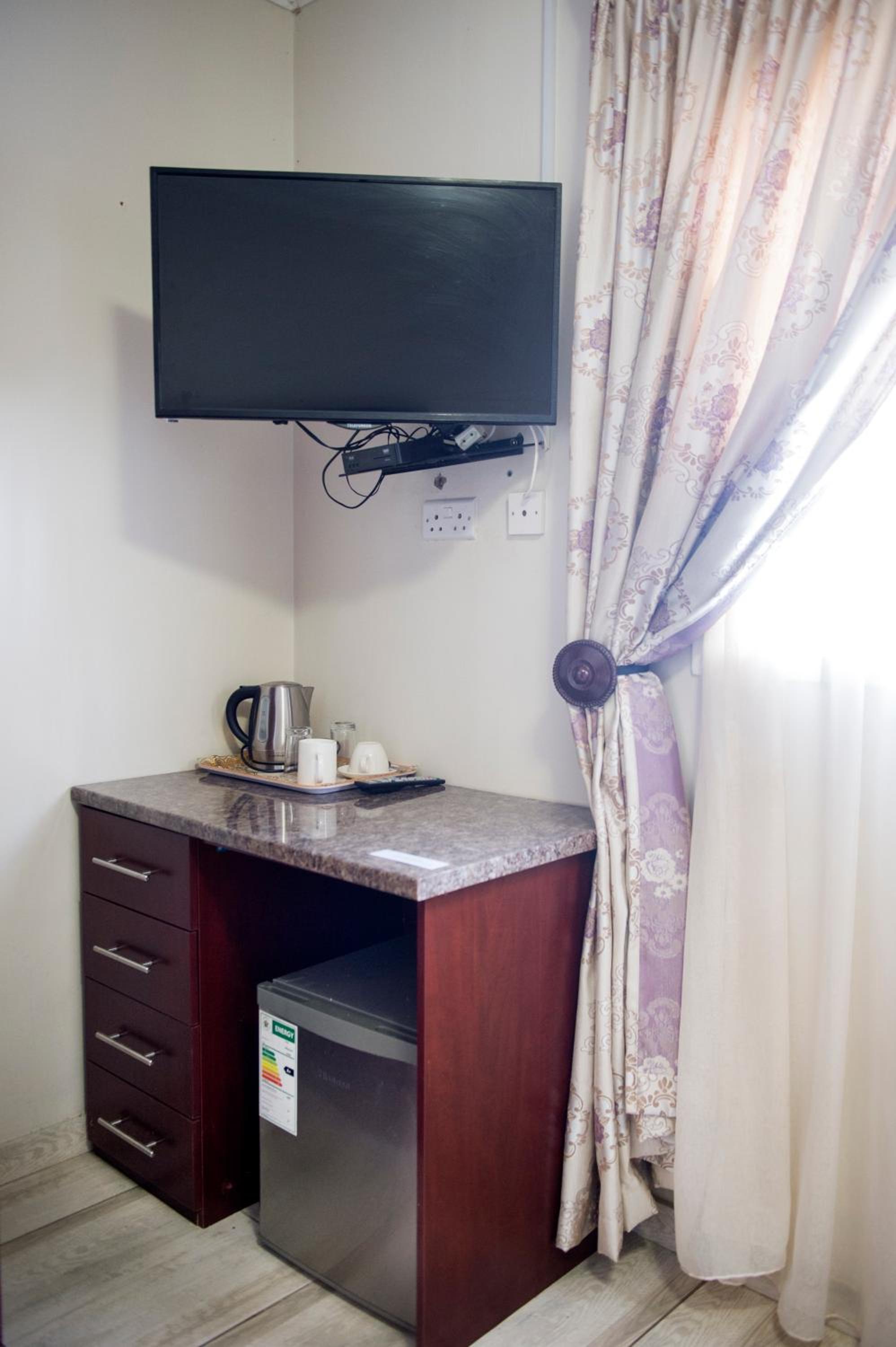 Deluxe Double or Twin Room photo 2