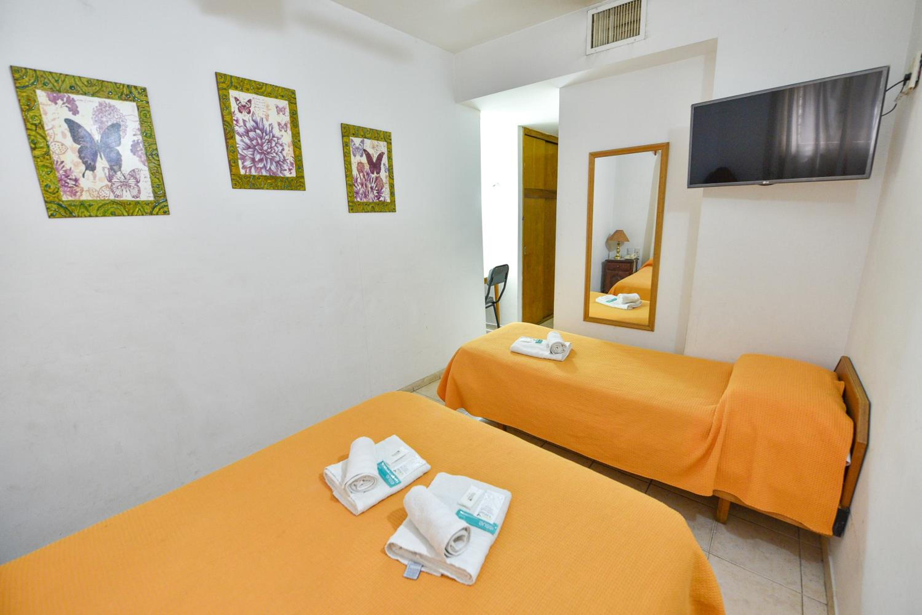 Basic Triple Room photo 3