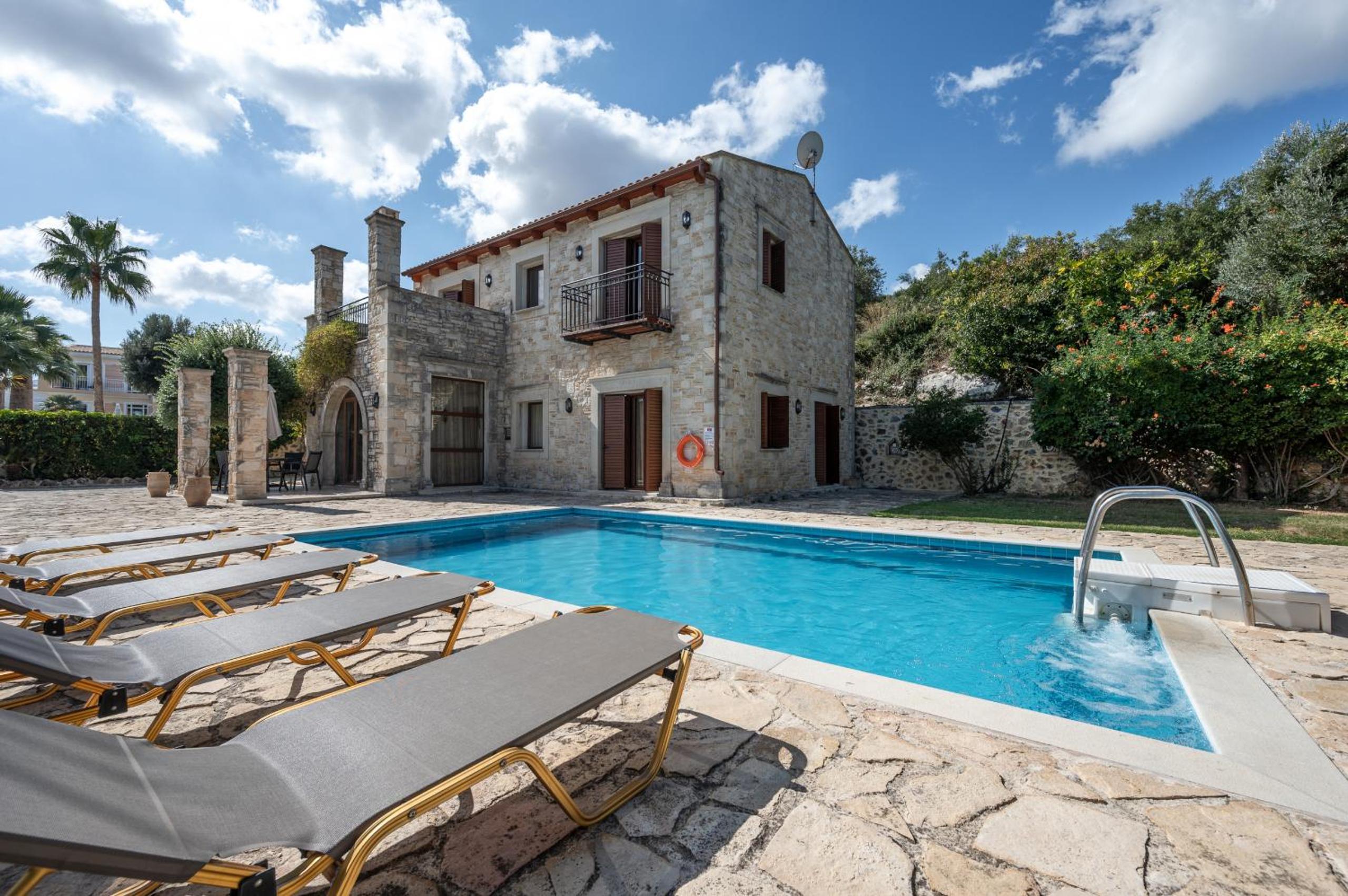 Villa With Private Pool photo 3