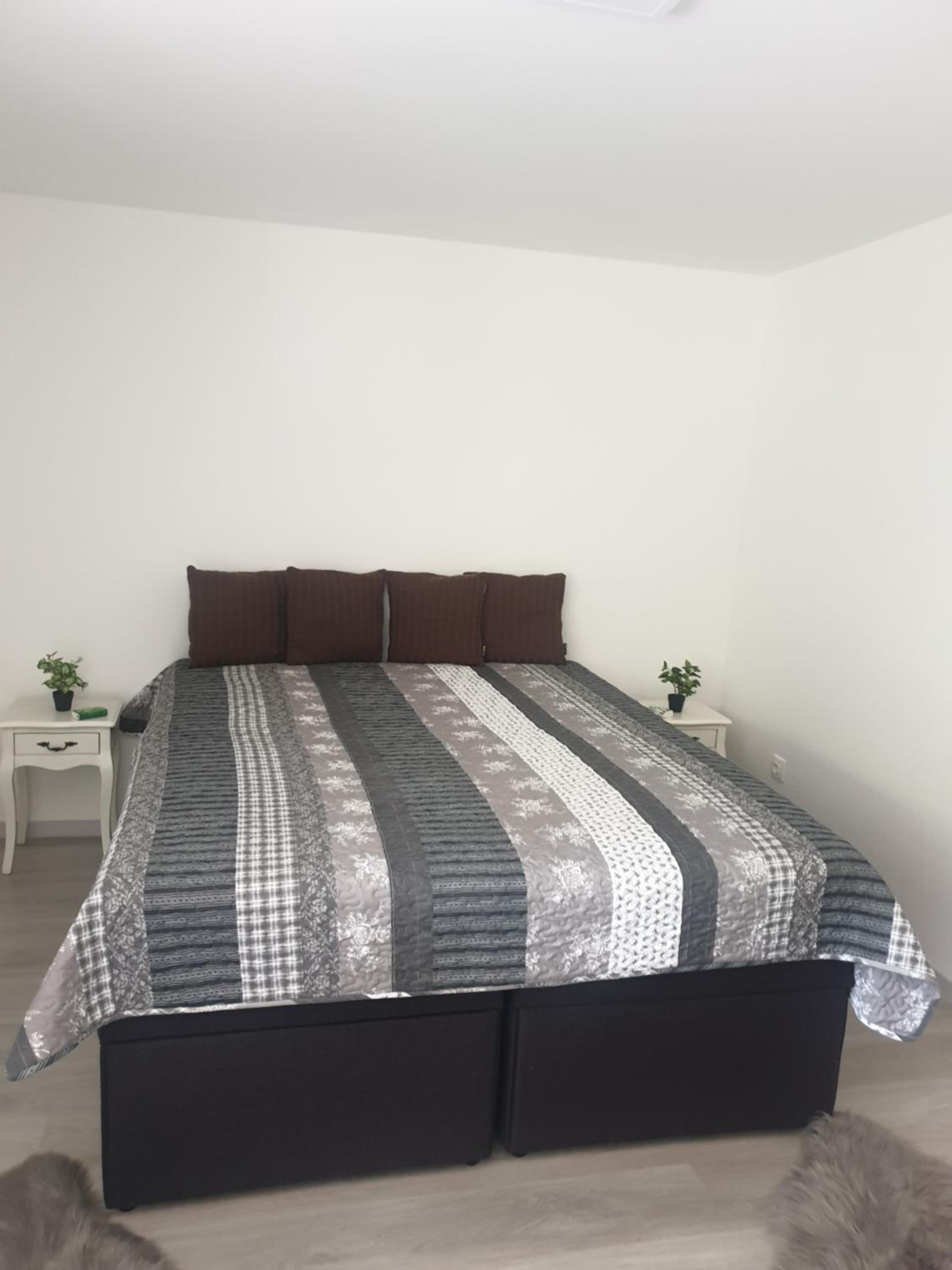 Three-Bedroom House - Photo 10