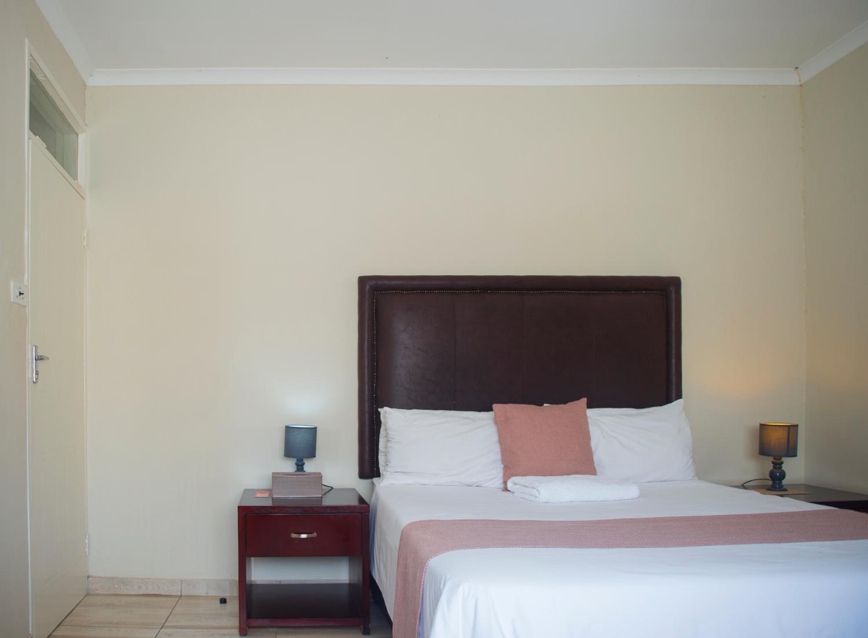 Deluxe Double or Twin Room photo 1