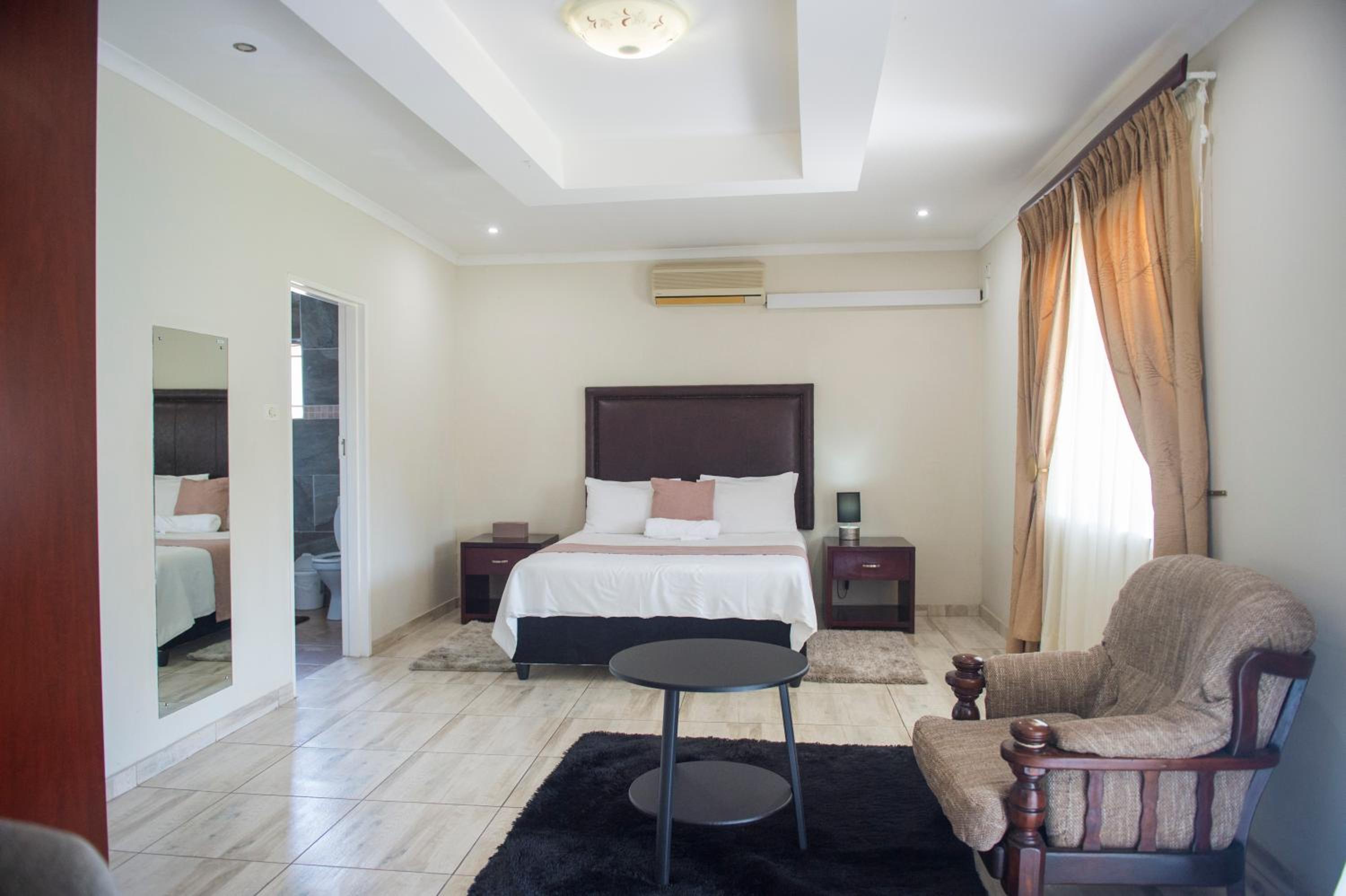 Deluxe Double Room with Balcony photo 1