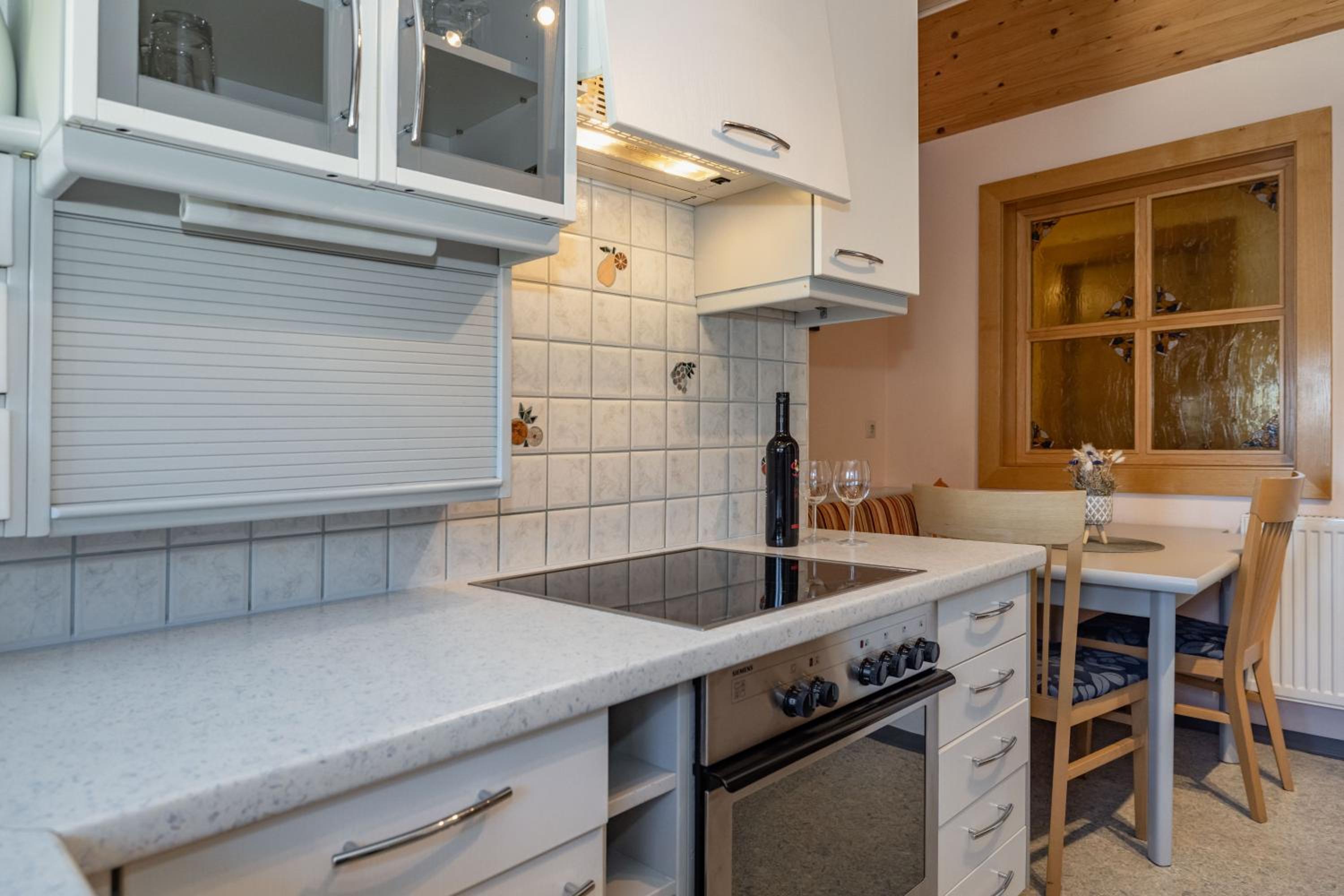 Apartment with Mountain View - Photo 8