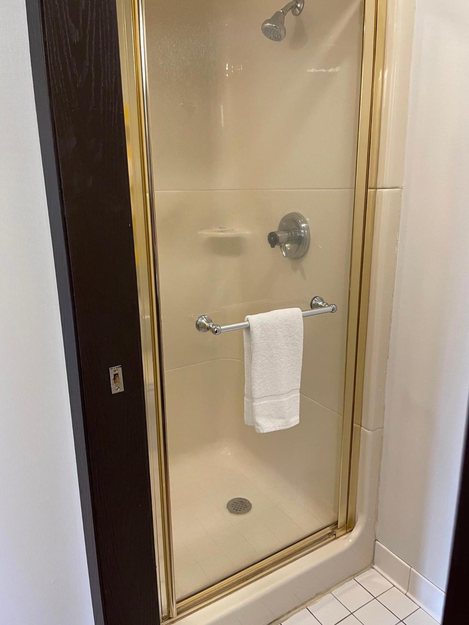 Quadruple Room - Non-Smoking photo 3