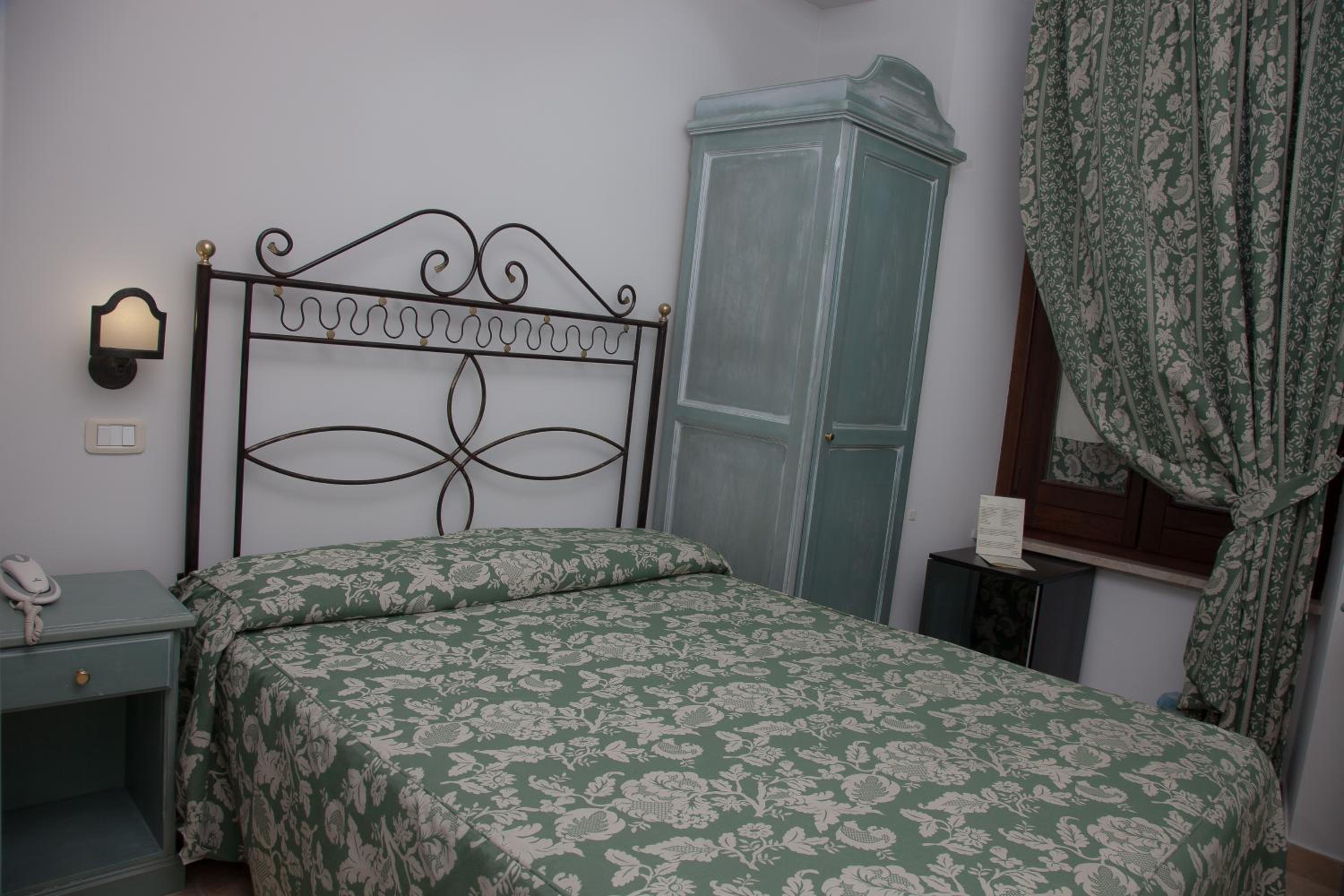 Single Room - Photo 3