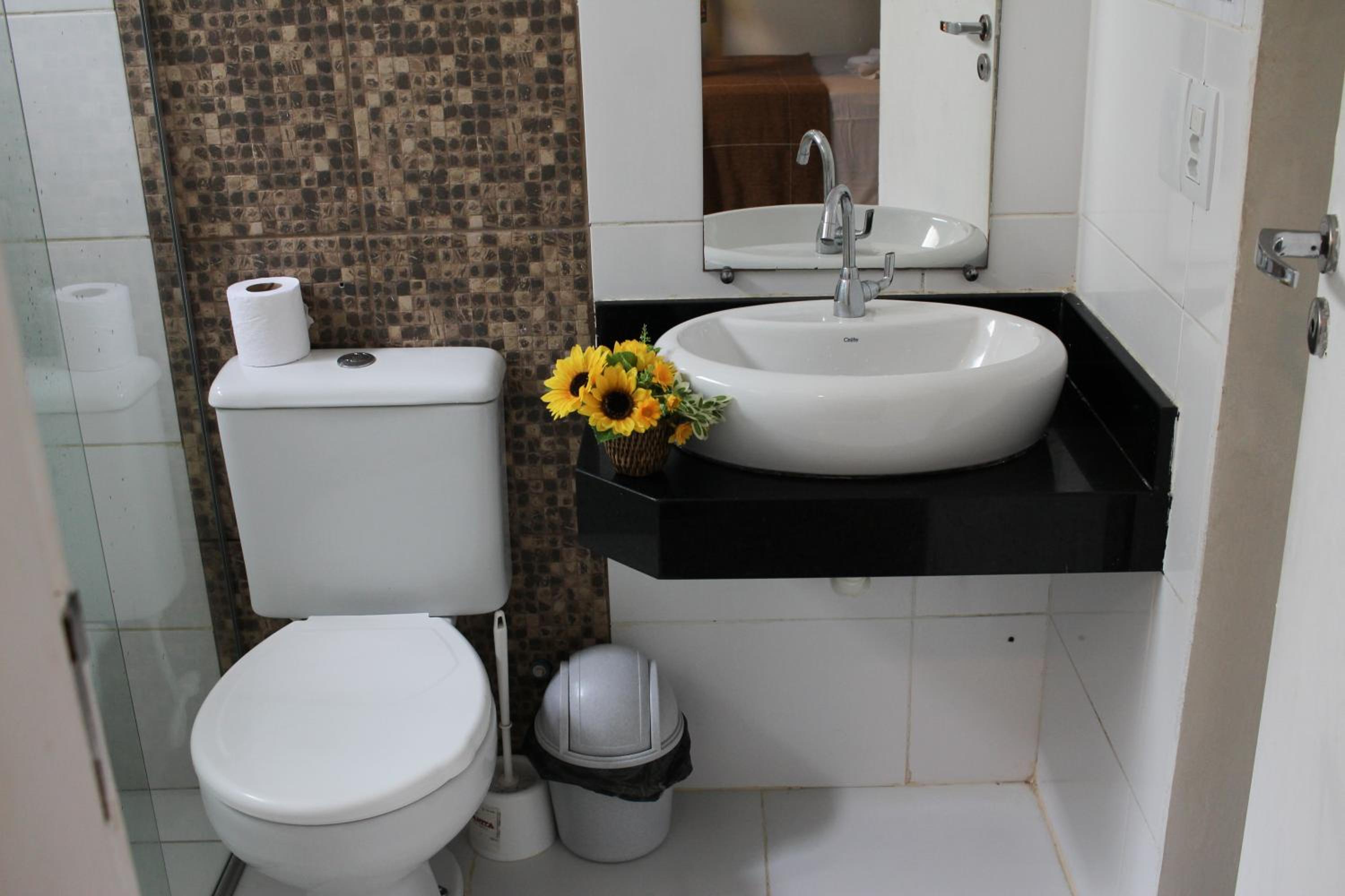 Standard Suite - Photo 3
