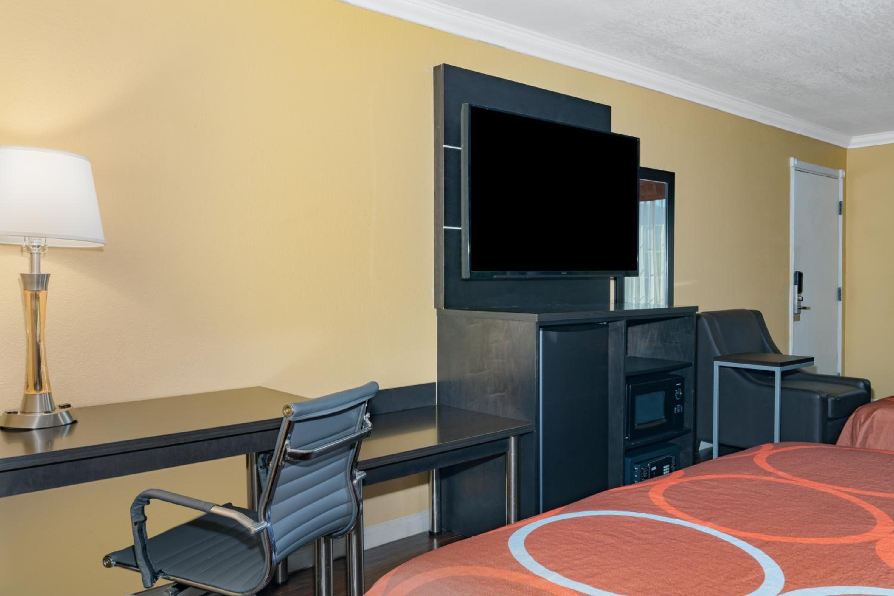 Queen Room With Two Queen Beds And Mobility/Hearing Access - Non-Smoking