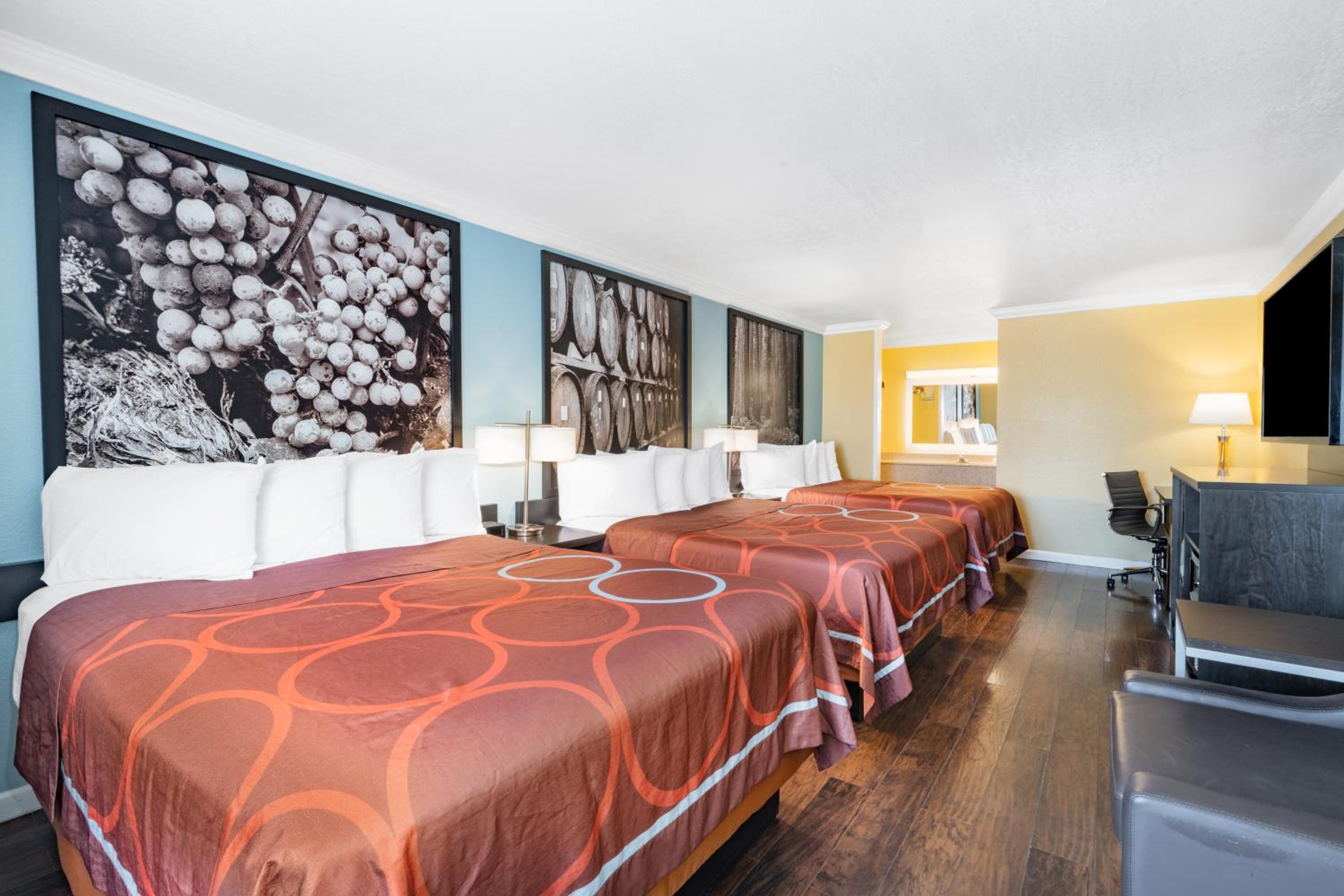Superior Queen Room With Three Queen Beds - Non-Smoking