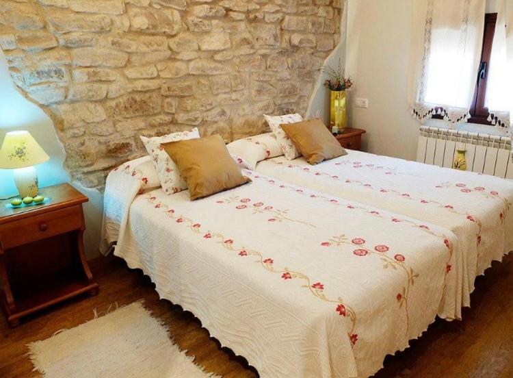 Small Double or Twin Room - Photo 1