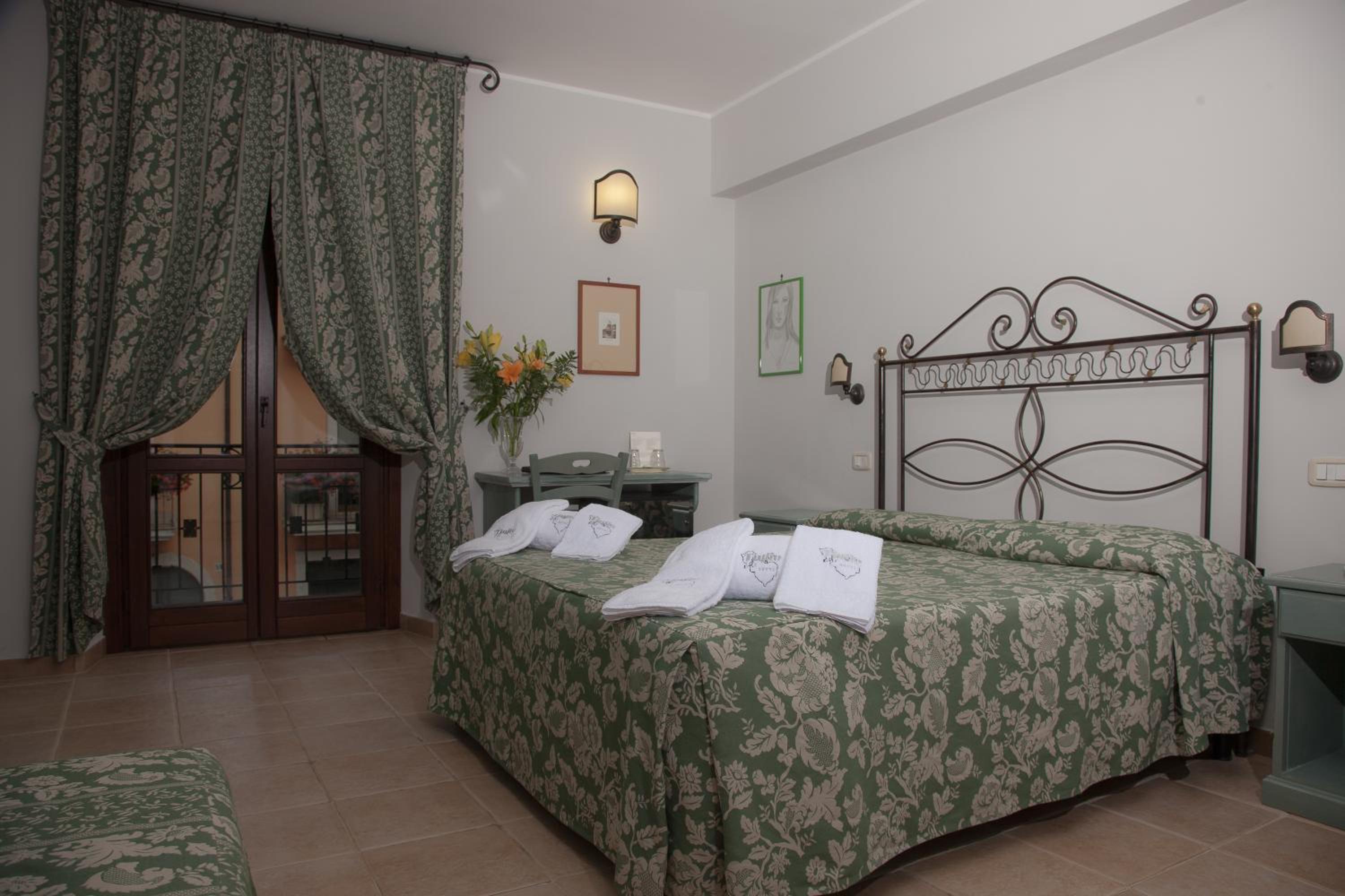 Comfort Triple Room - Photo 10