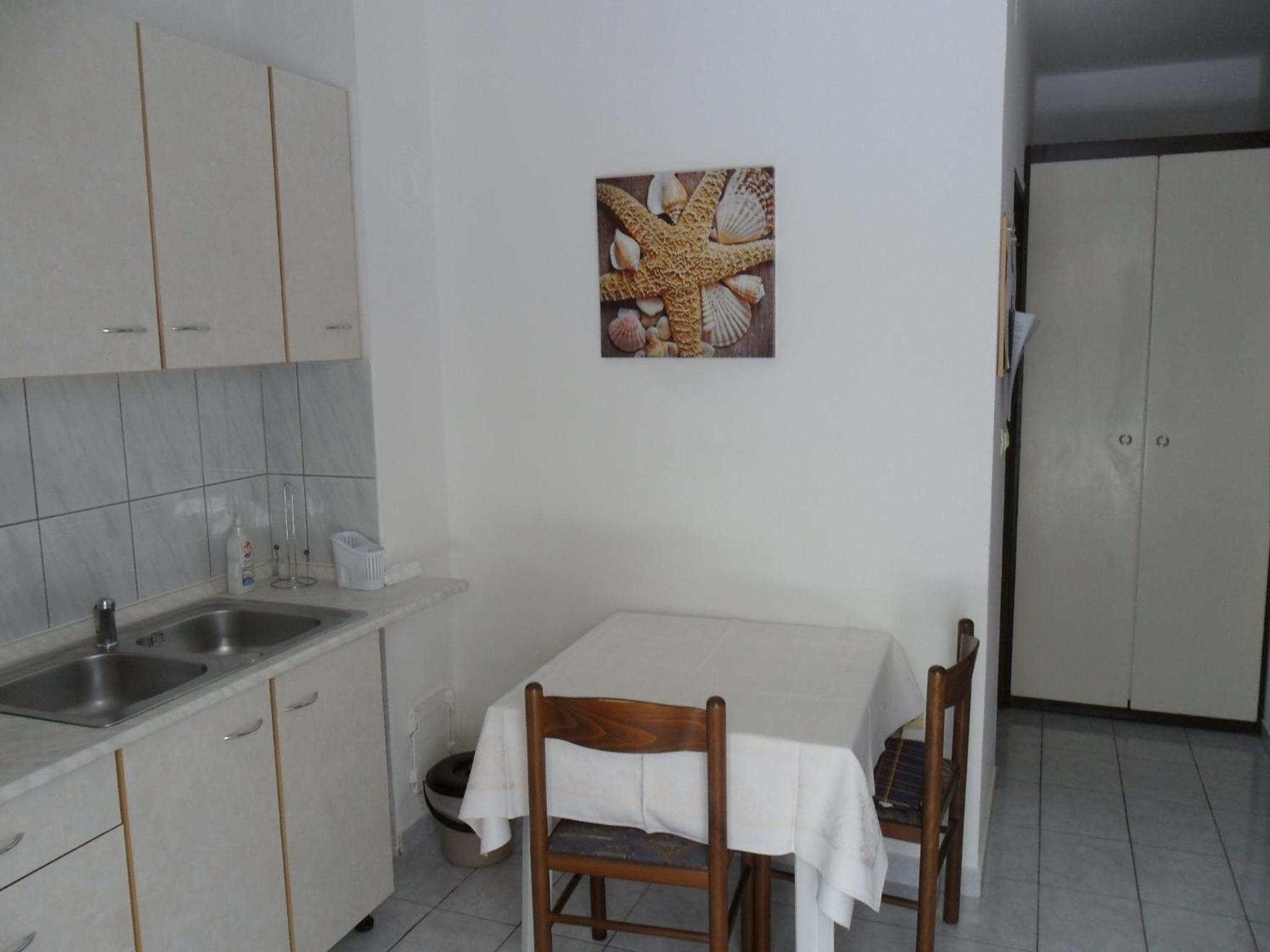 Studio Apartment - Photo 10
