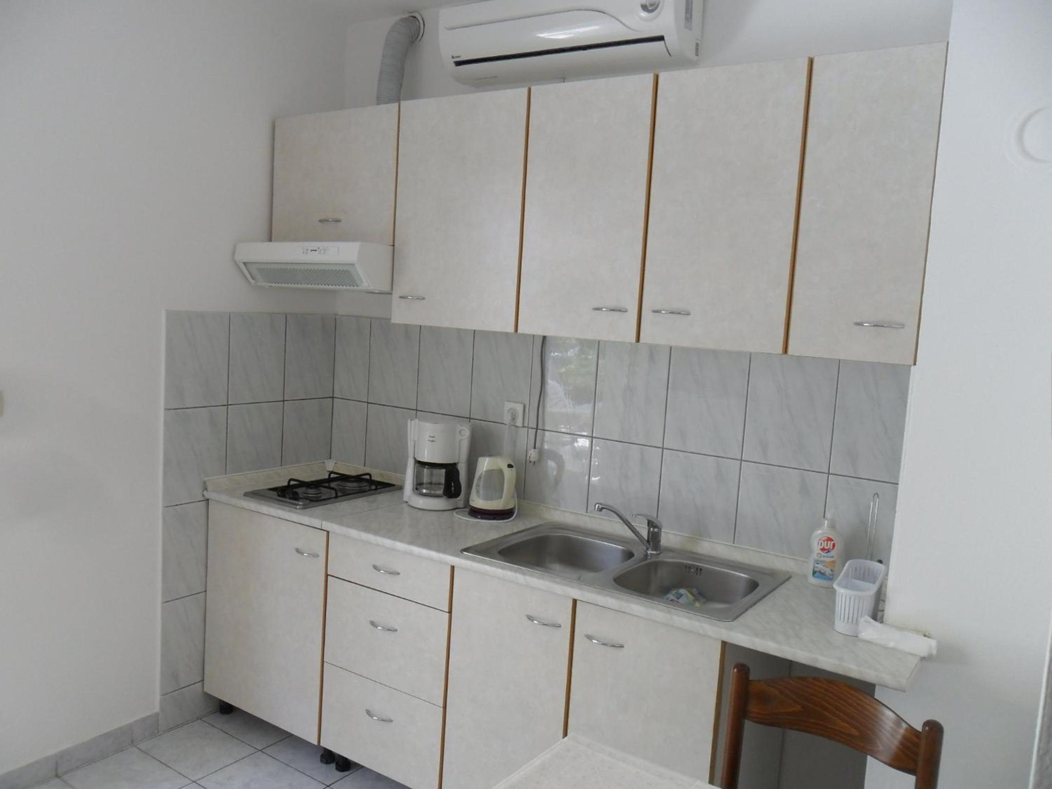 Studio Apartment - Photo 12