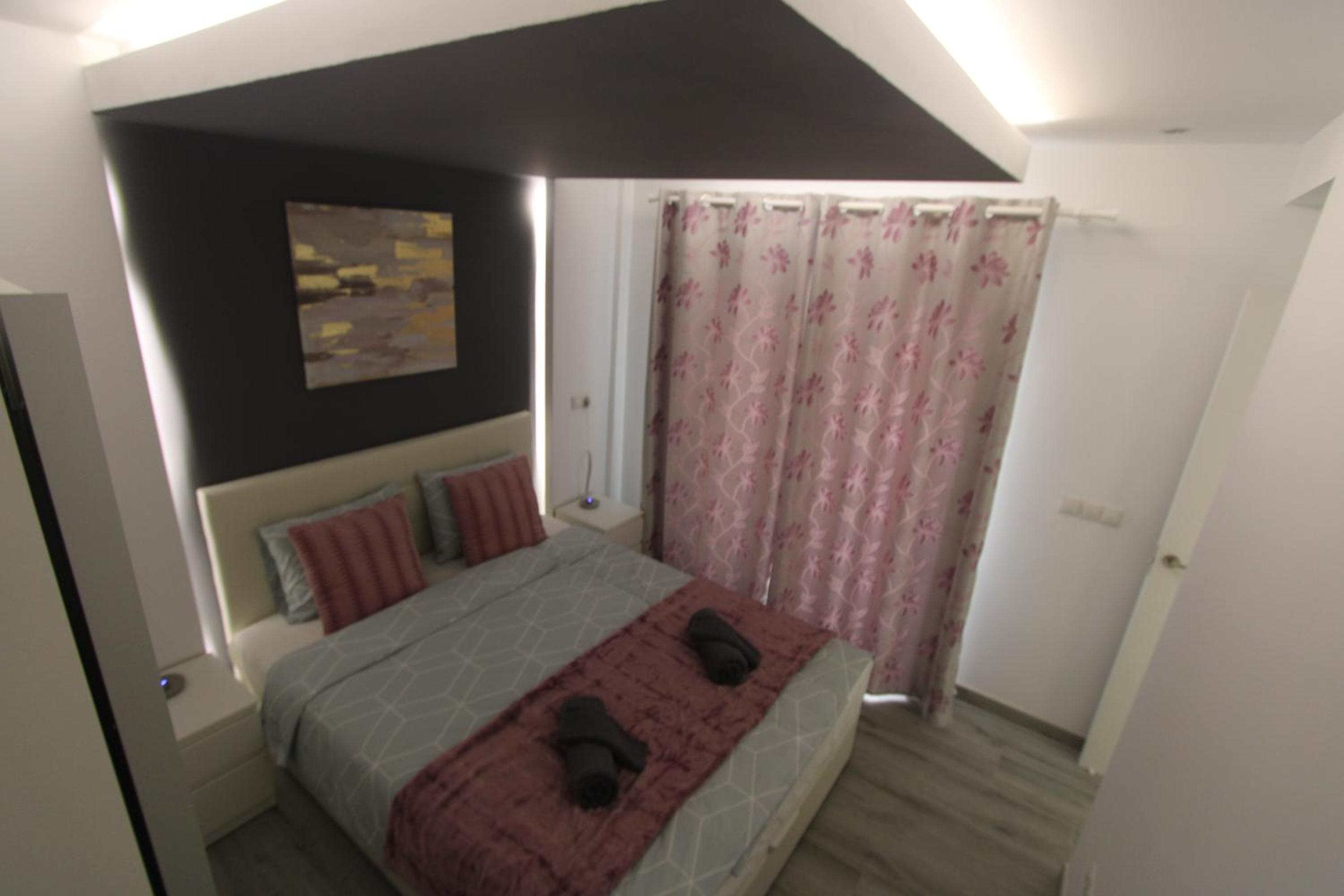 Three-Bedroom Apartment photo 2