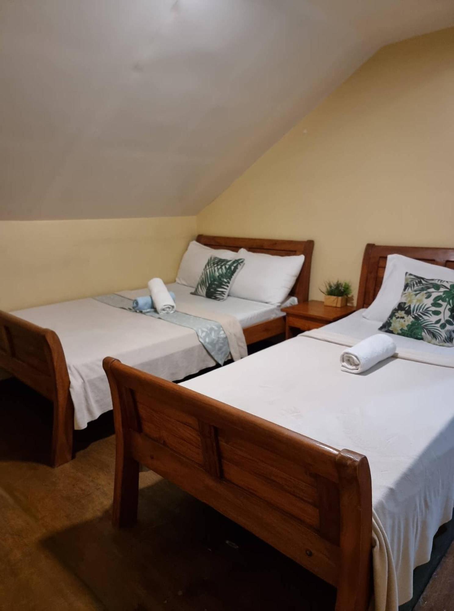 Deluxe Quadruple Room - Photo 3