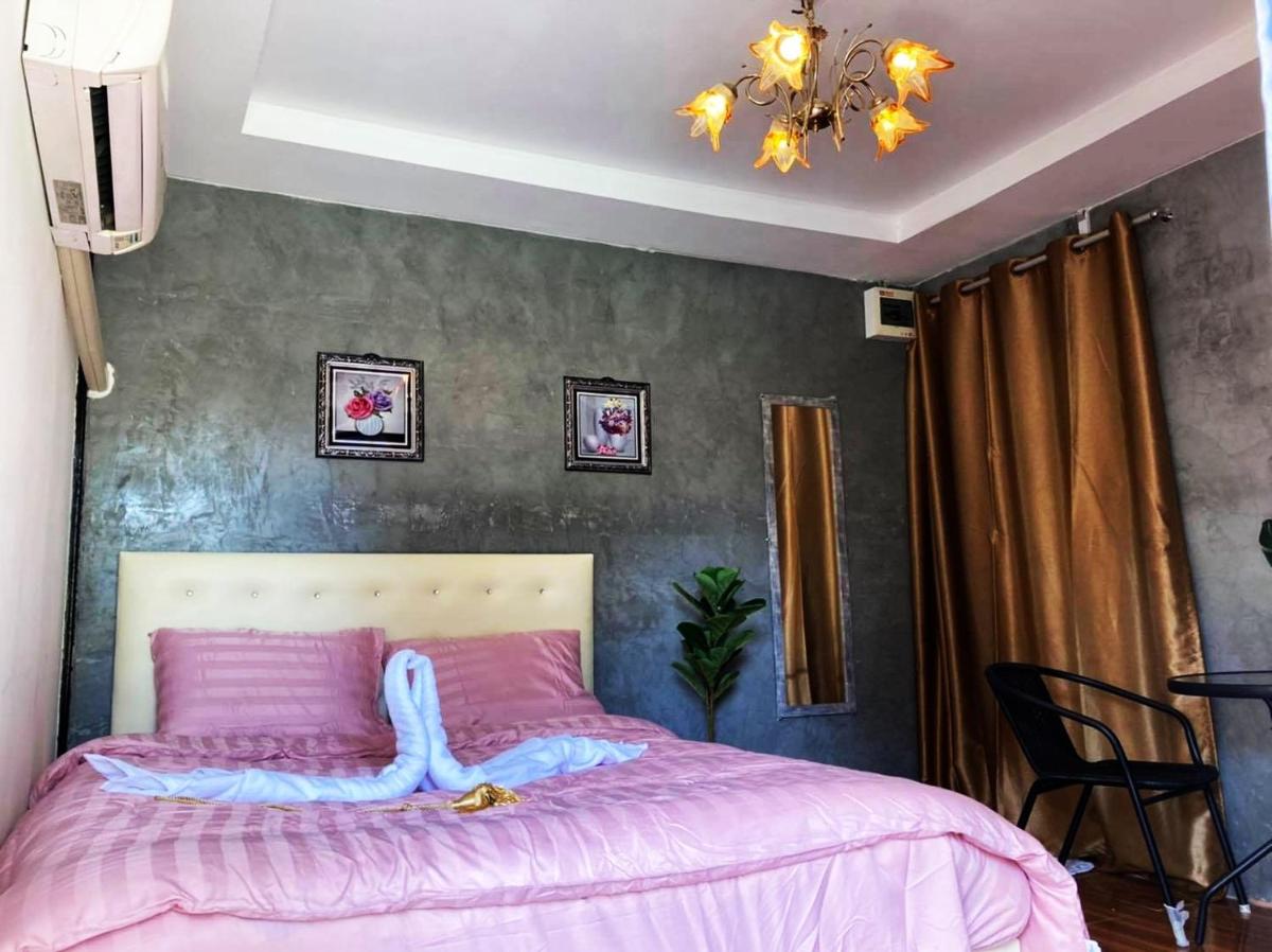 One-Bedroom House photo 2