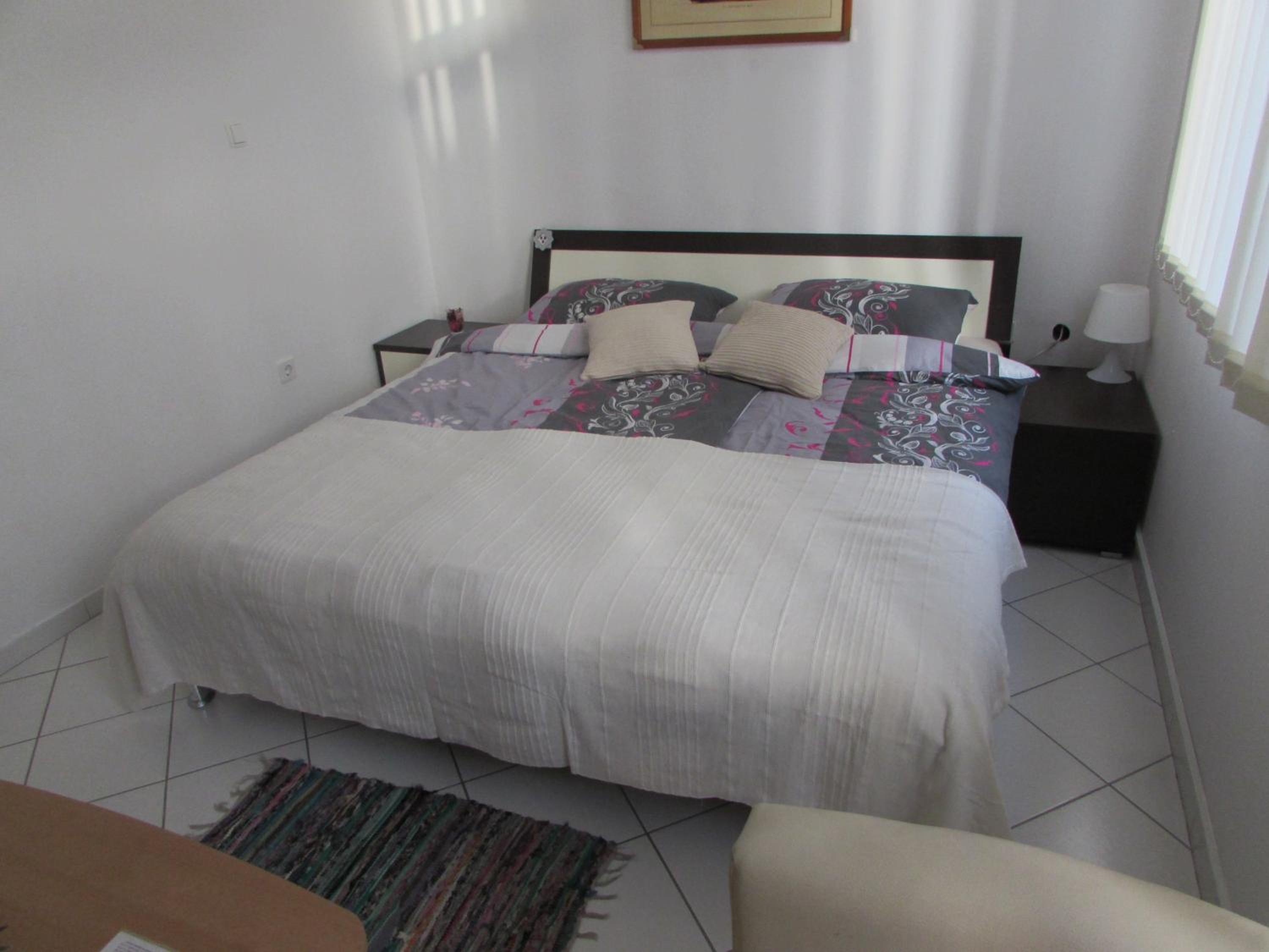 Double Room - Photo 12