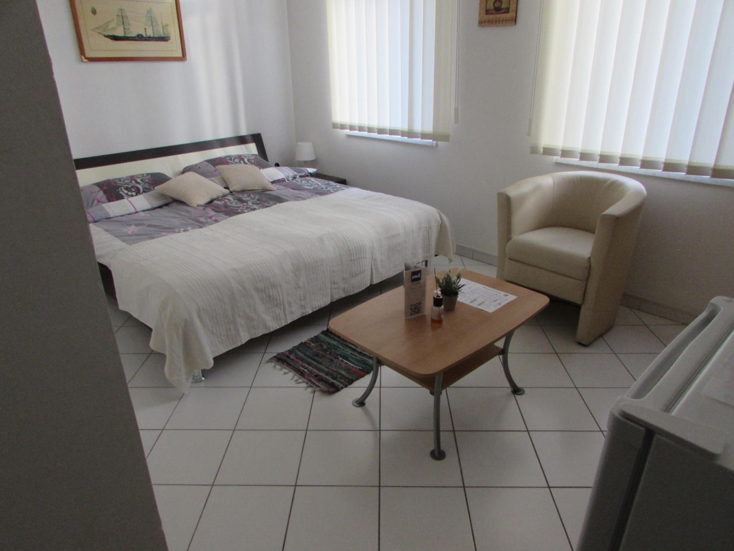 Double Room - Photo 14