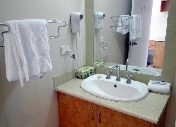 Queen Room - Disability Access photo 2
