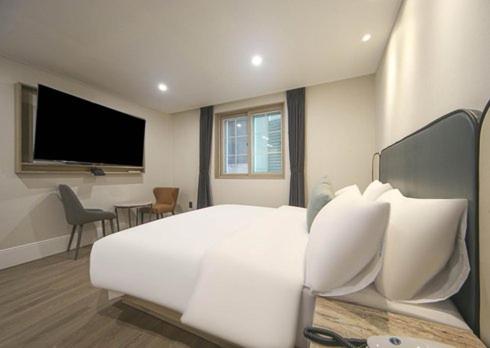 Standard Double Room - Photo 4