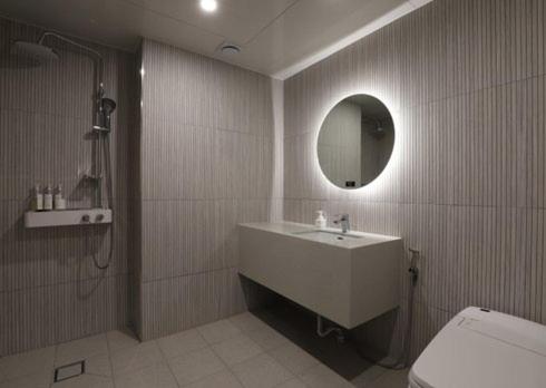 Standard Double Room - Photo 12