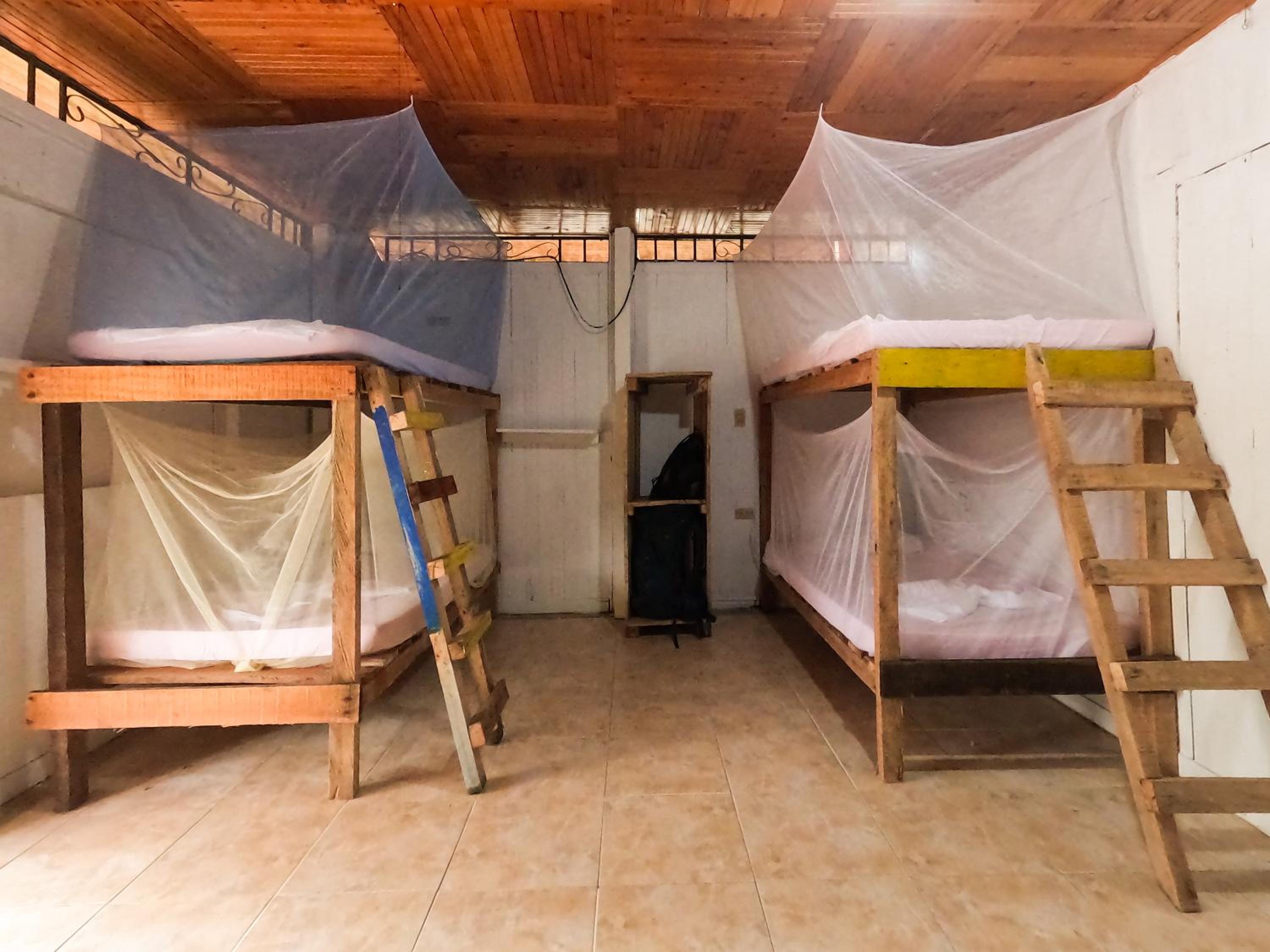 Bed in 8-Bed Dormitory Room photo 1
