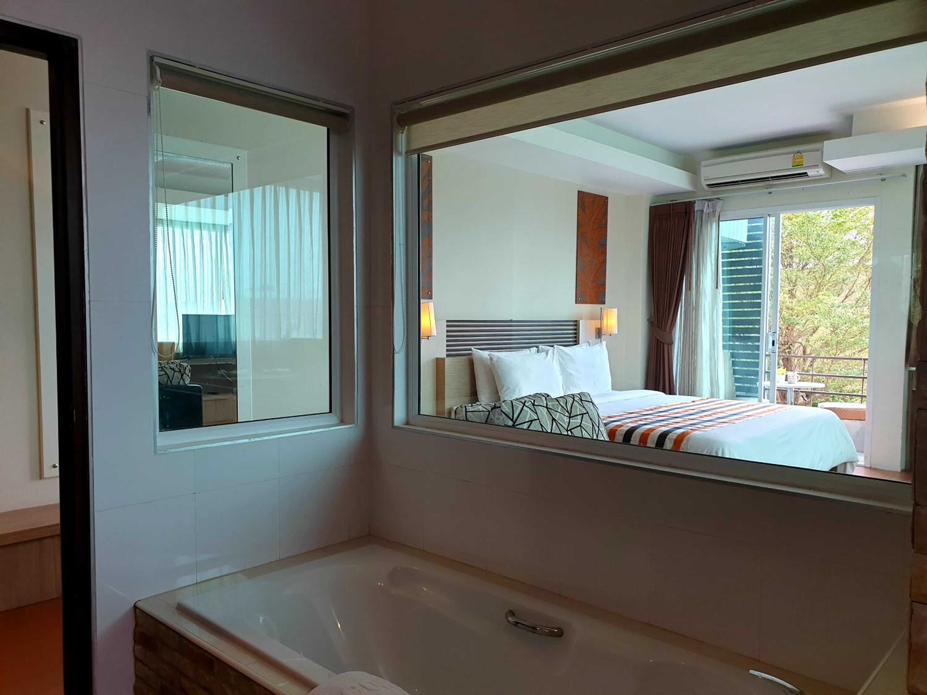 Deluxe Double Room photo 2
