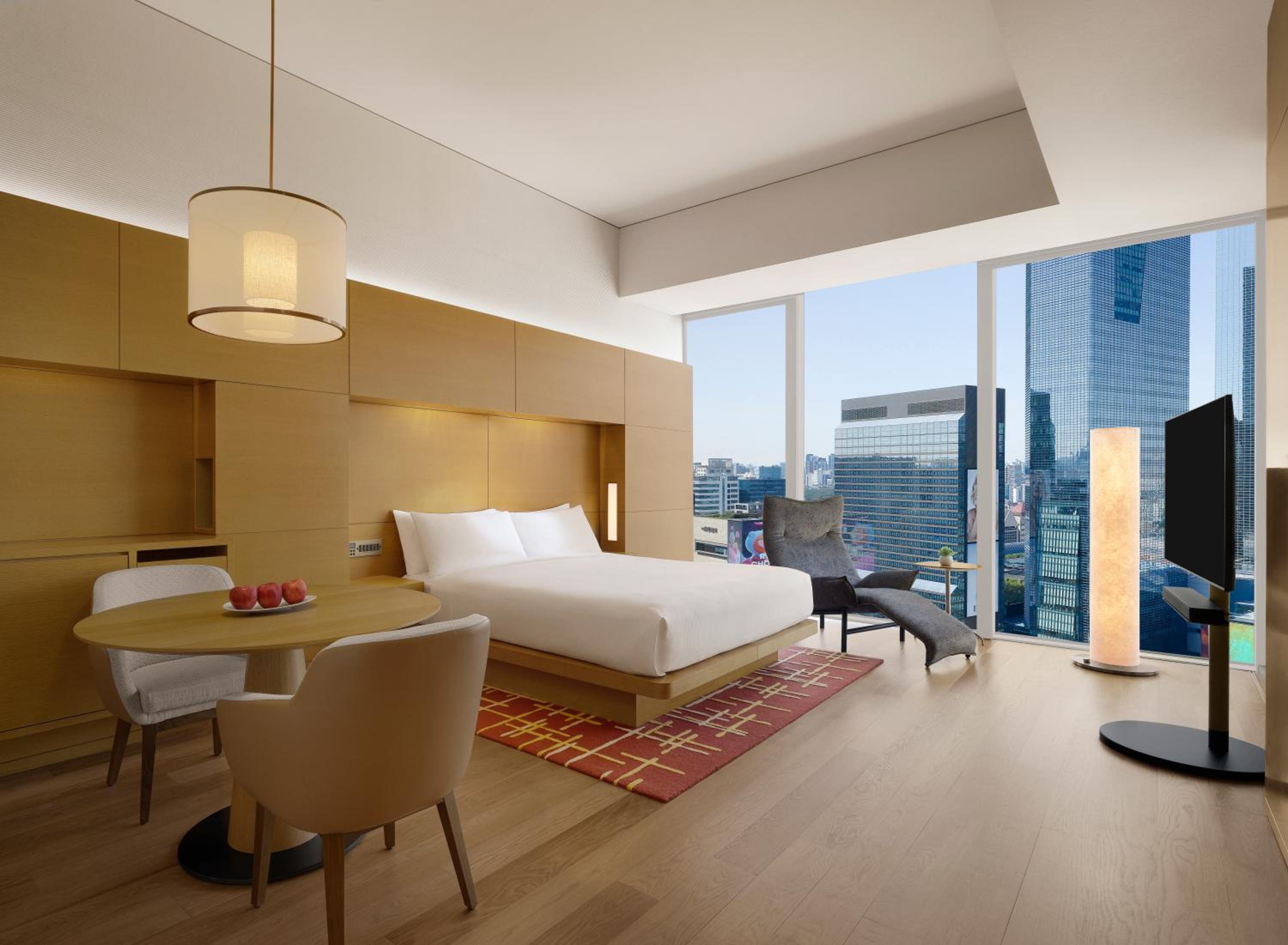 1 King Bed, City View, Premium - Photo 3