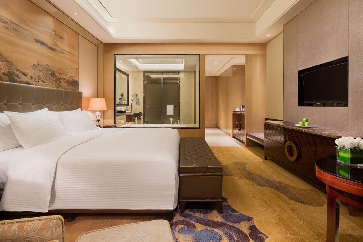 Deluxe King Room photo 3