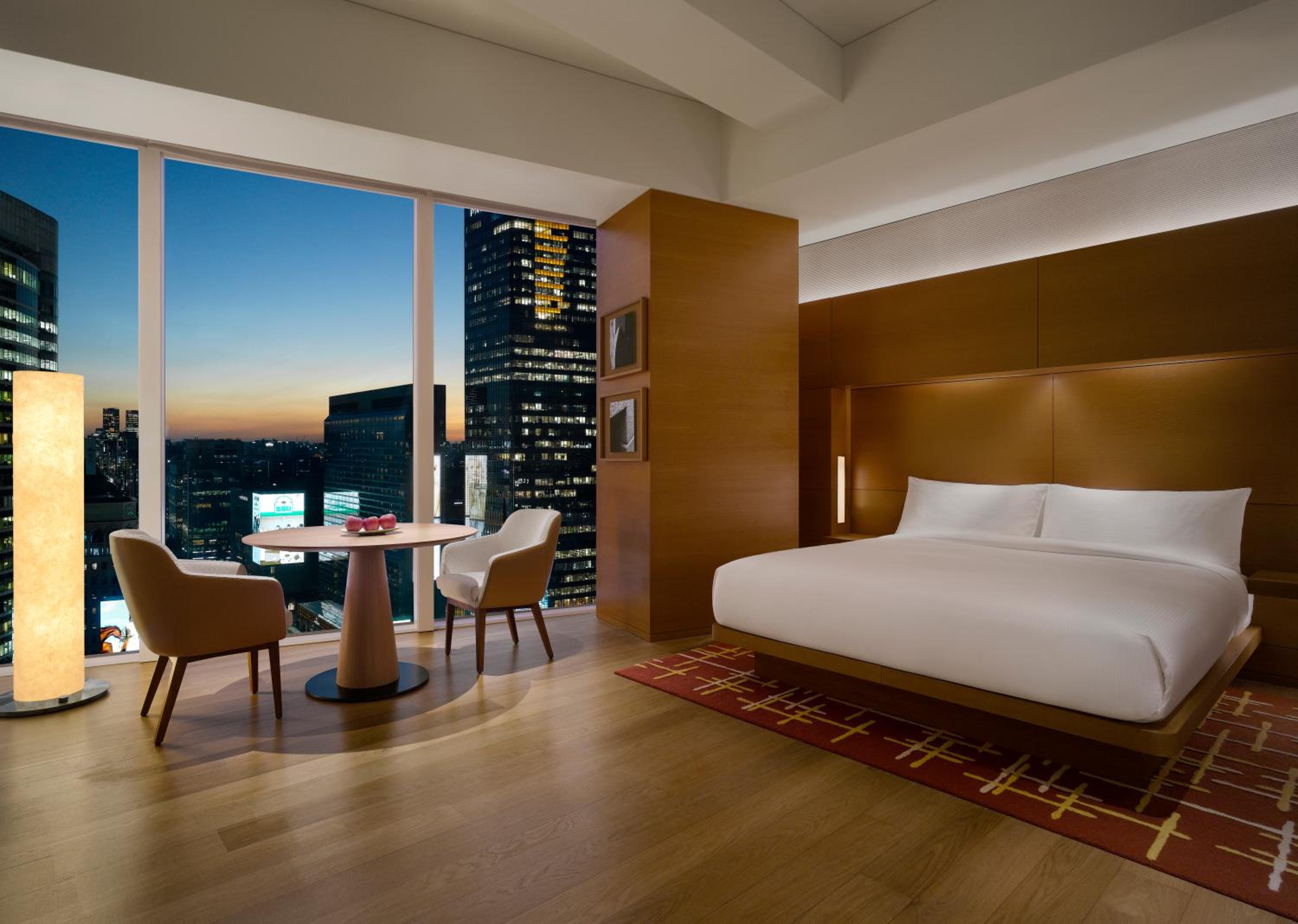 1 King Bed, City View, Deluxe - Photo 4